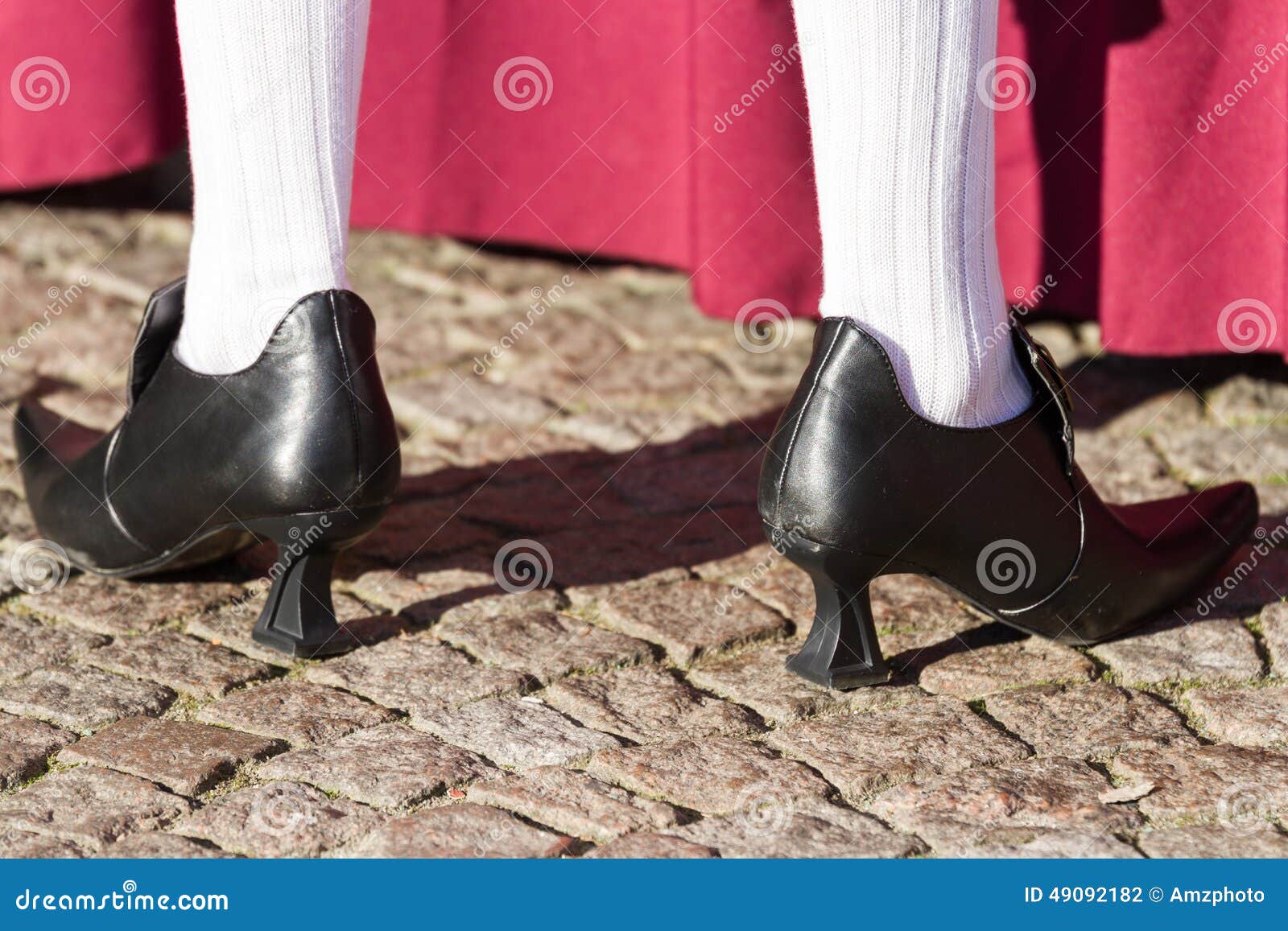 Men wearing heels hi-res stock photography and images - Alamy