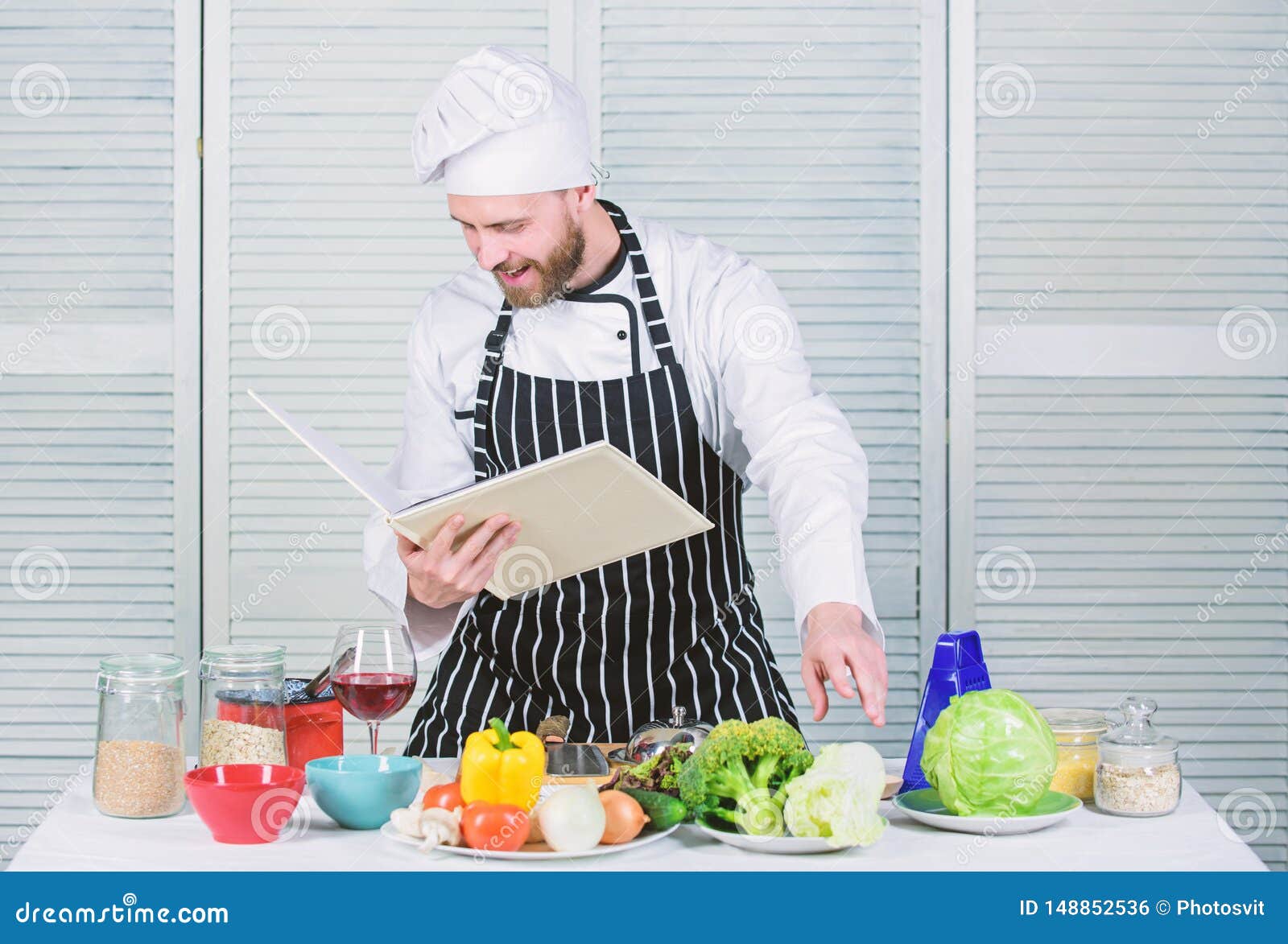 Man Learn Recipe. Improve Cooking Skill. Book Family Recipes. Ultimate