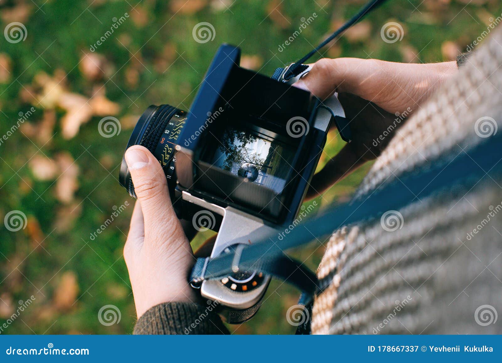 Man Photographer Is Making Landscape Photography With Old Film Camera Stock Image Image Of Making Hand 178667337