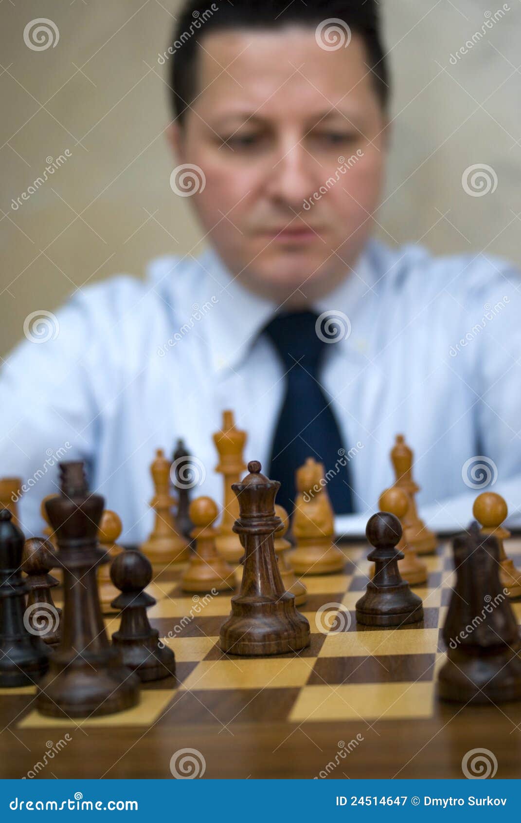 Consummate Focused Chess Player In Glasses Thinking On Next Move Stock  Photo - Download Image Now - iStock