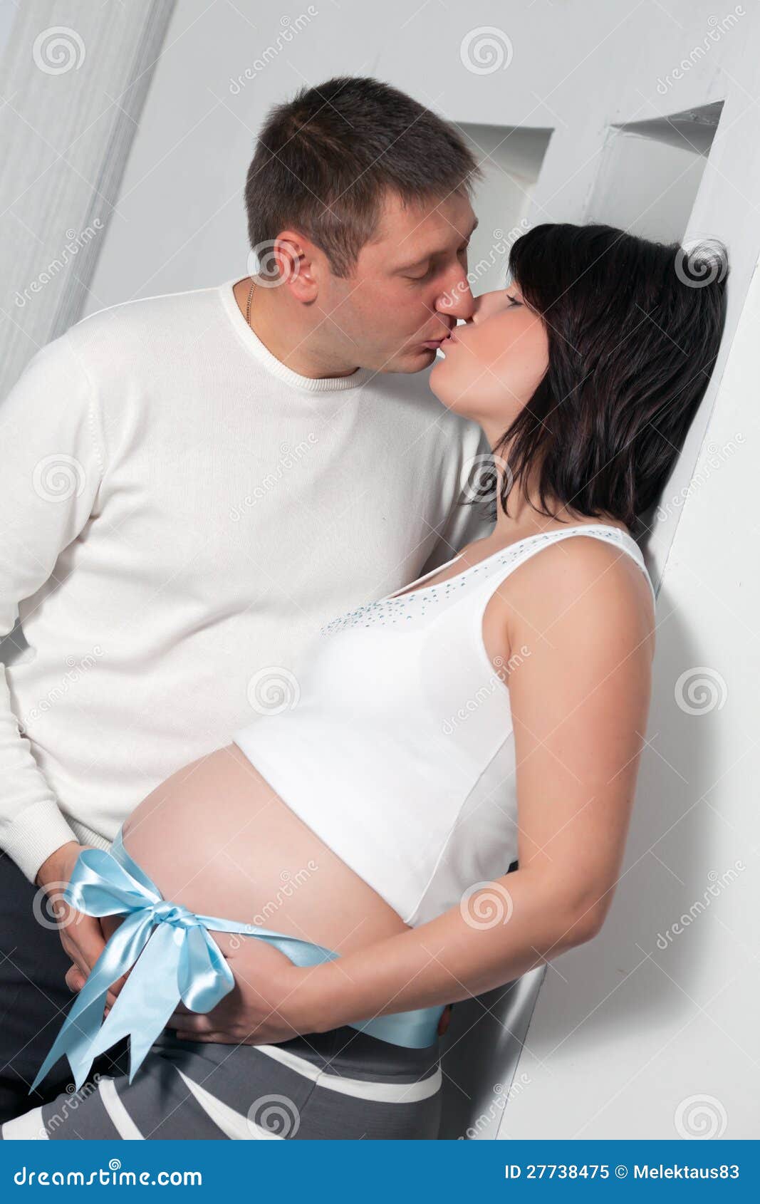 Kissing Pregnant Men Videos 74