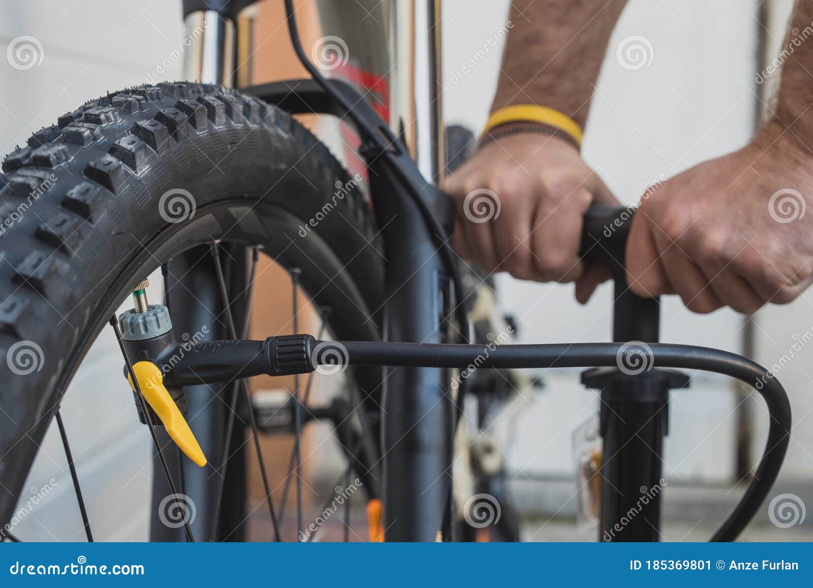 bike tire hand pump