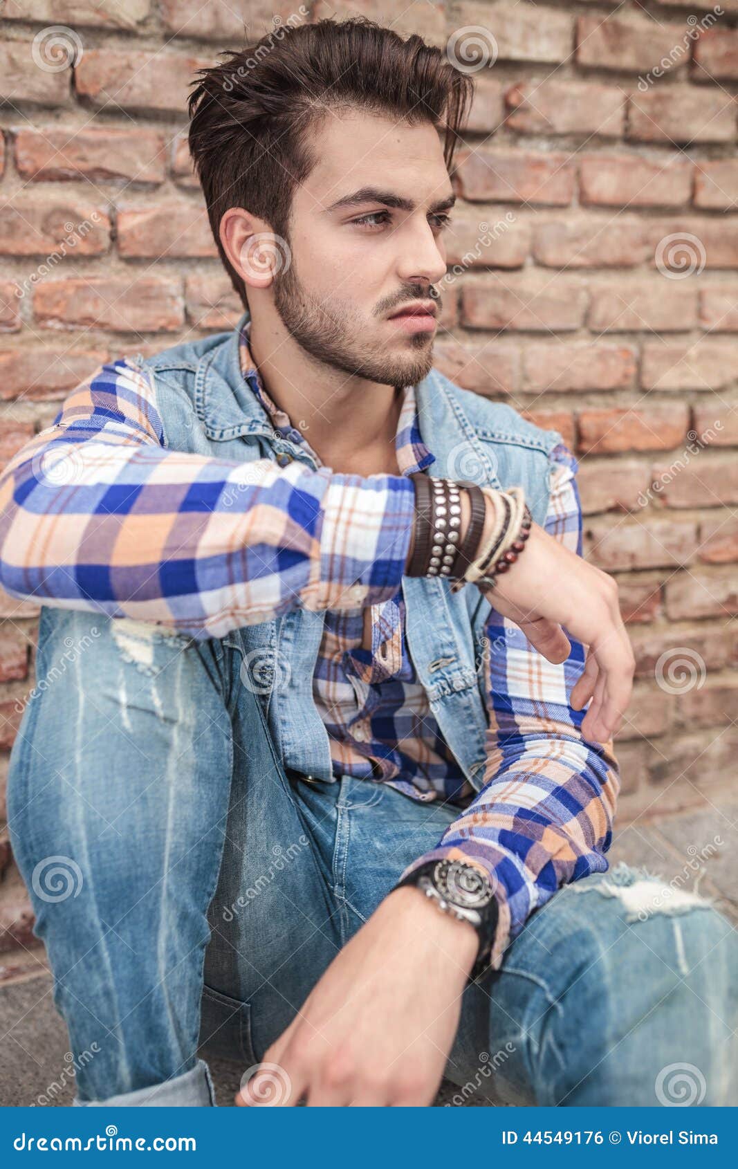 Man Resting One Hand on the Knee Stock Photo - Image of cool, pose ...