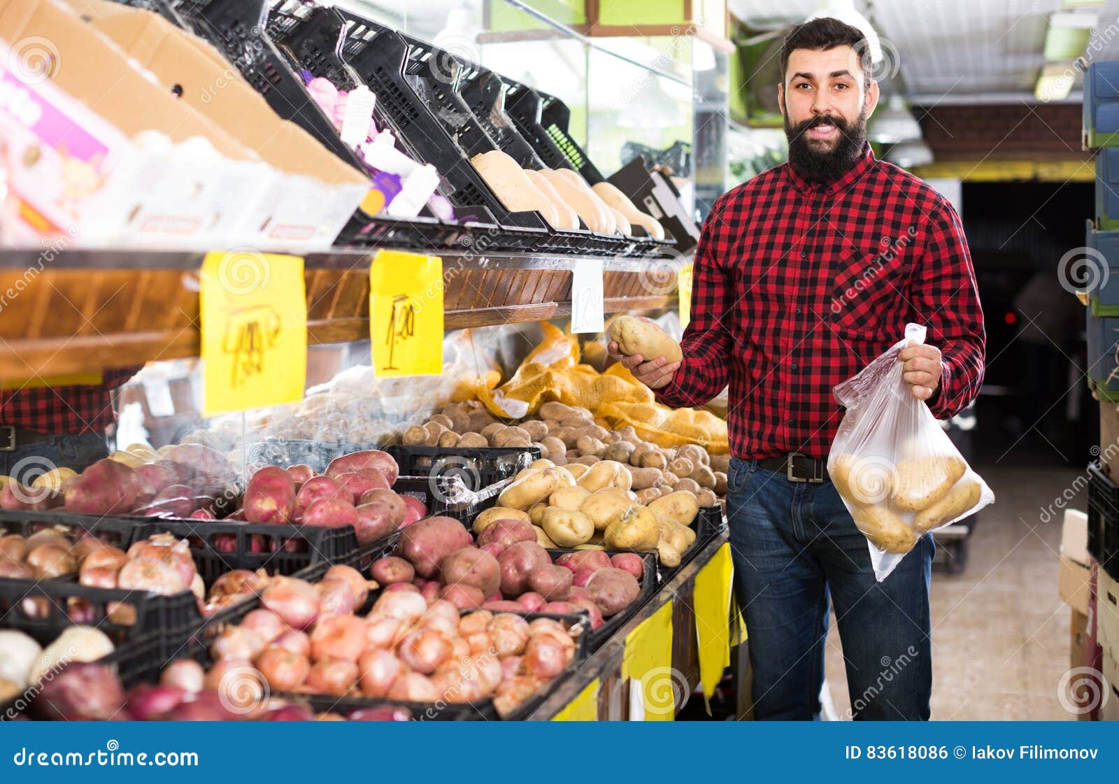 perfectly competitive seller of potatoes which curves shift? which do not? why? perfectly competitive seller of potatoes which curves shift? which do not? why?