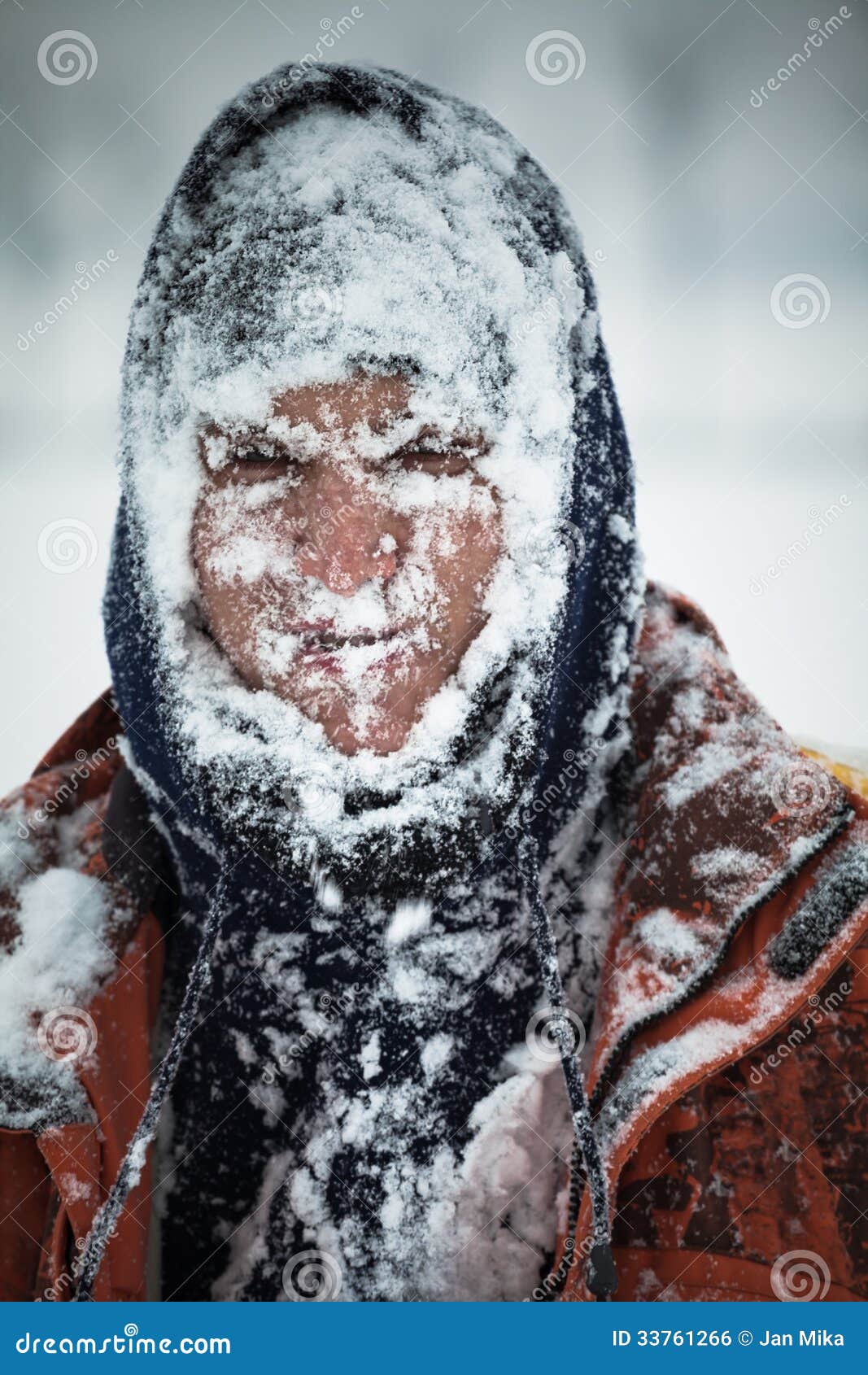 man-snow-covered-snowstorm-33761266.jpg