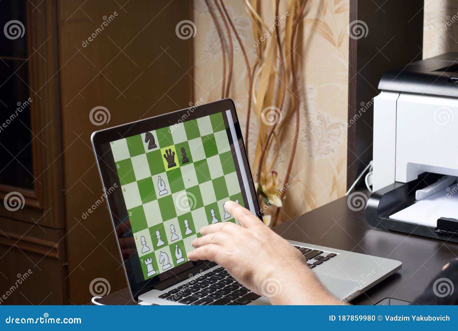 Play chess online against the computer or yourself