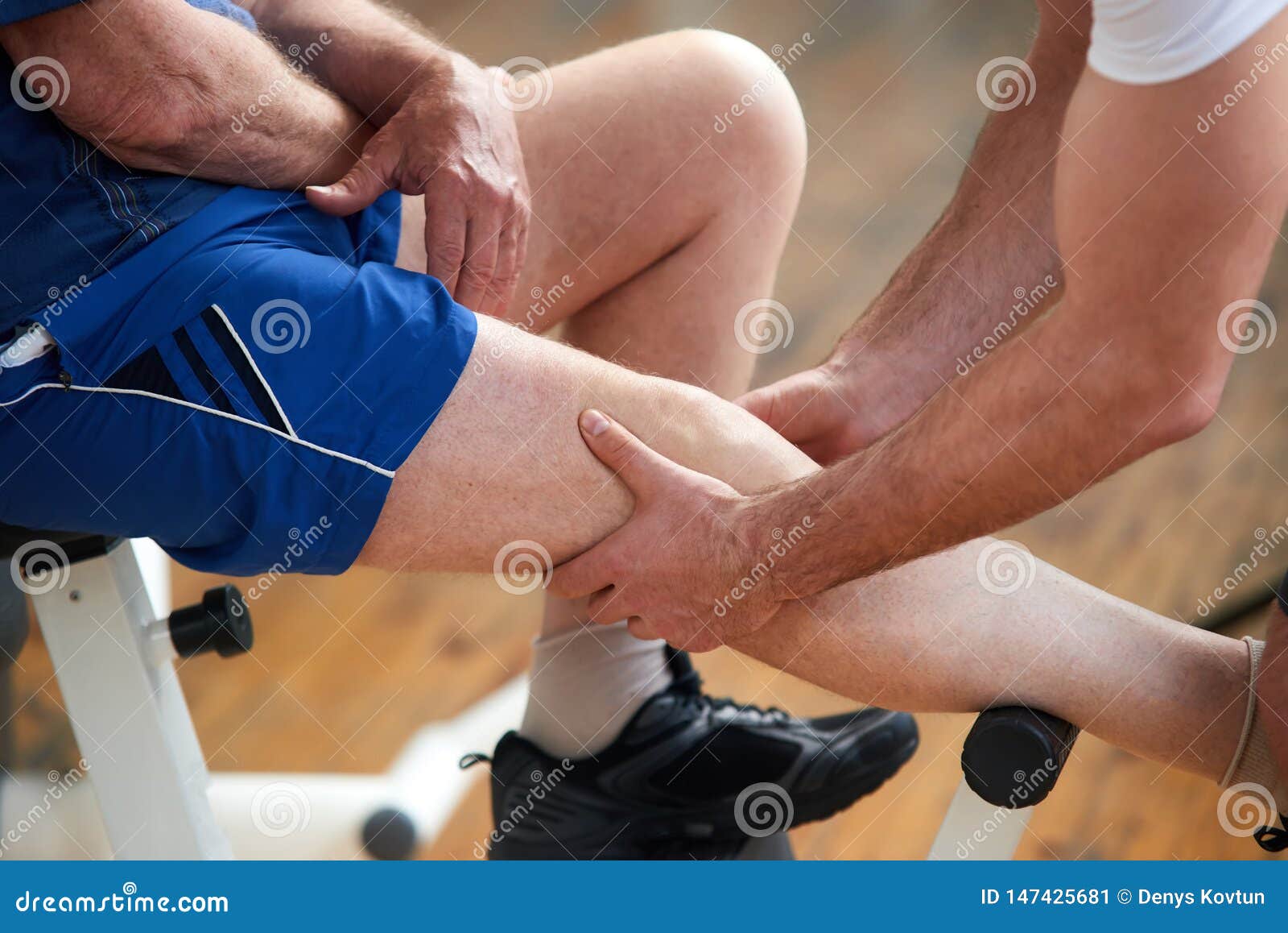 Сильно болят ноги после. Упражнения после травмы голени. Тренировки стопы после травмы. Боль в колене после тренировки. Ноют ноги после тренировки.
