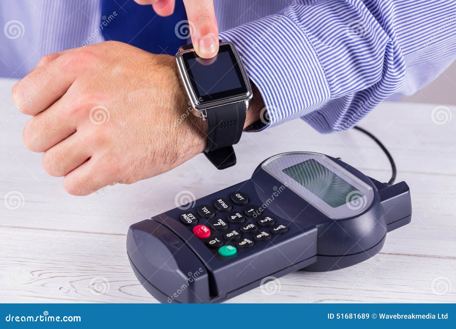 smartwatch you can pay with