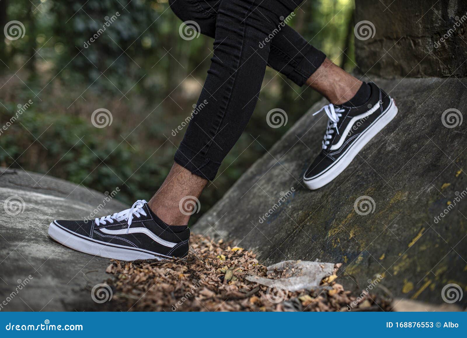 Man Wearing Vans Old Skool Editorial Stock Photo. Image Of Logo - 168876553