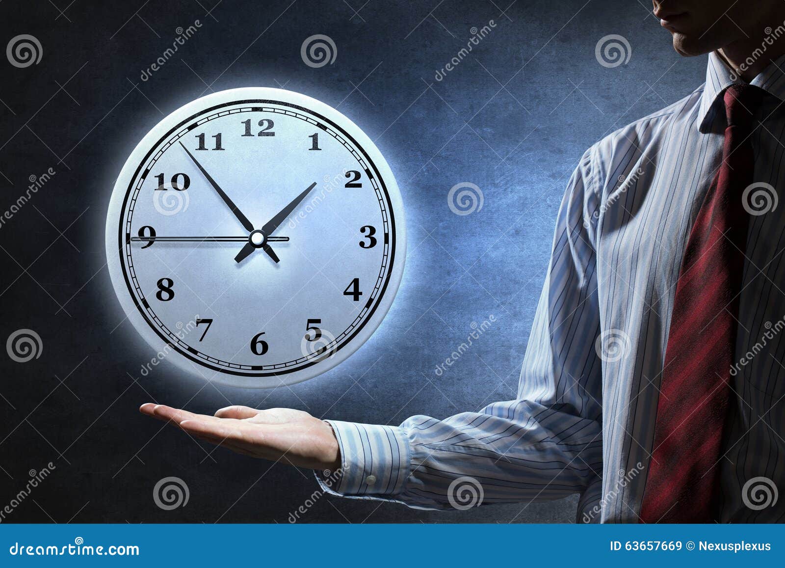 Ваше время и техника в. Человек часы. Часы и человек план. Управляющий временем арт. Спонтанный человек и часы час дня.