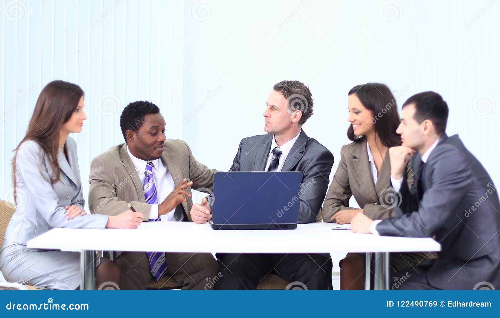 Manager En Commercieel Team in Bureau