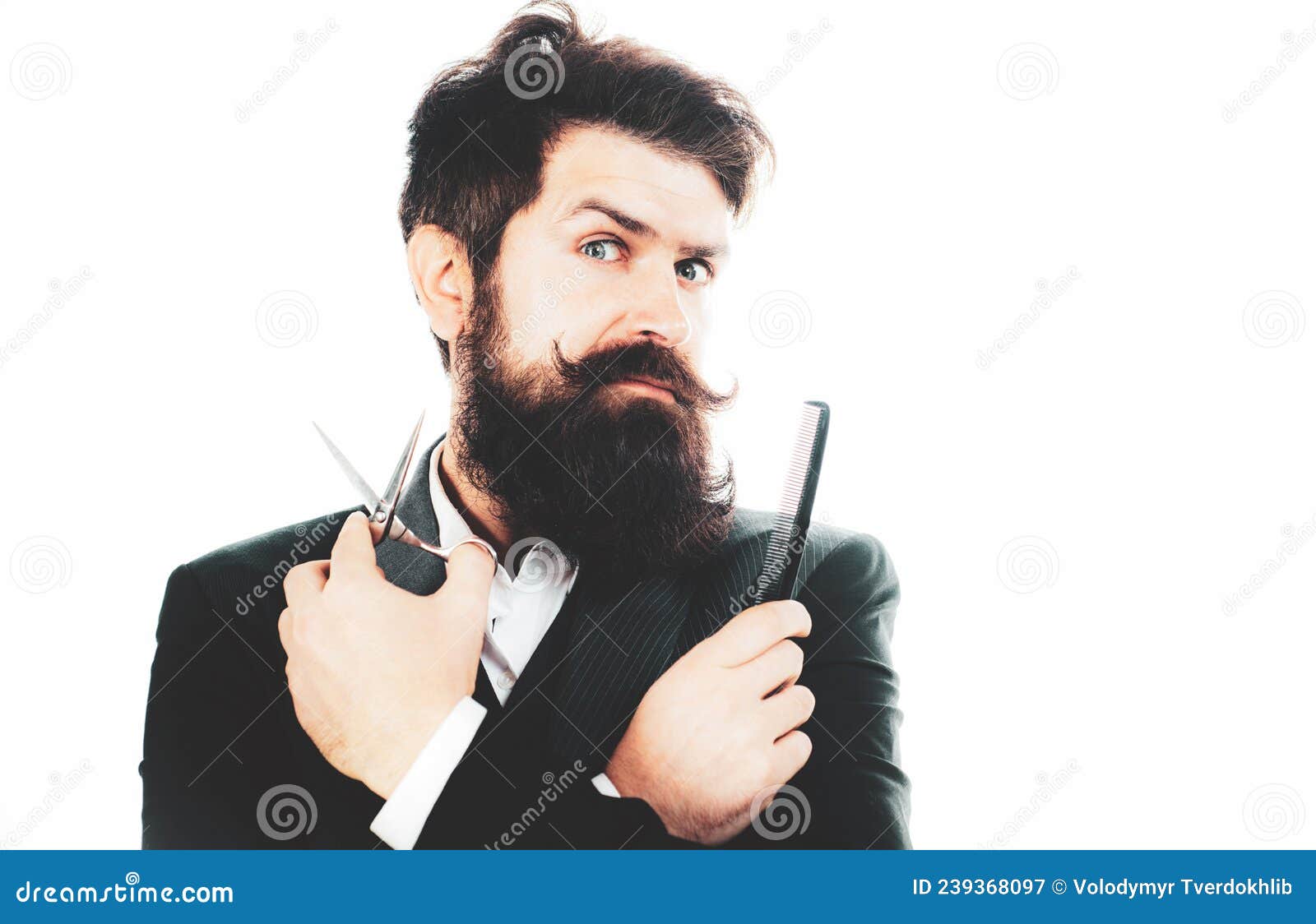 Barbero hombre barbudo con tijeras: fotografía de stock