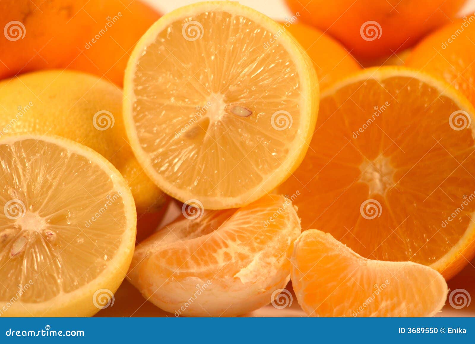 Mandarinen, Zitronen Und Orangen Stockfoto - Bild von scheiben, gesund ... Mandarinen, Zitronen Und Orangen Stockfoto - Bild von scheiben, gesund ...