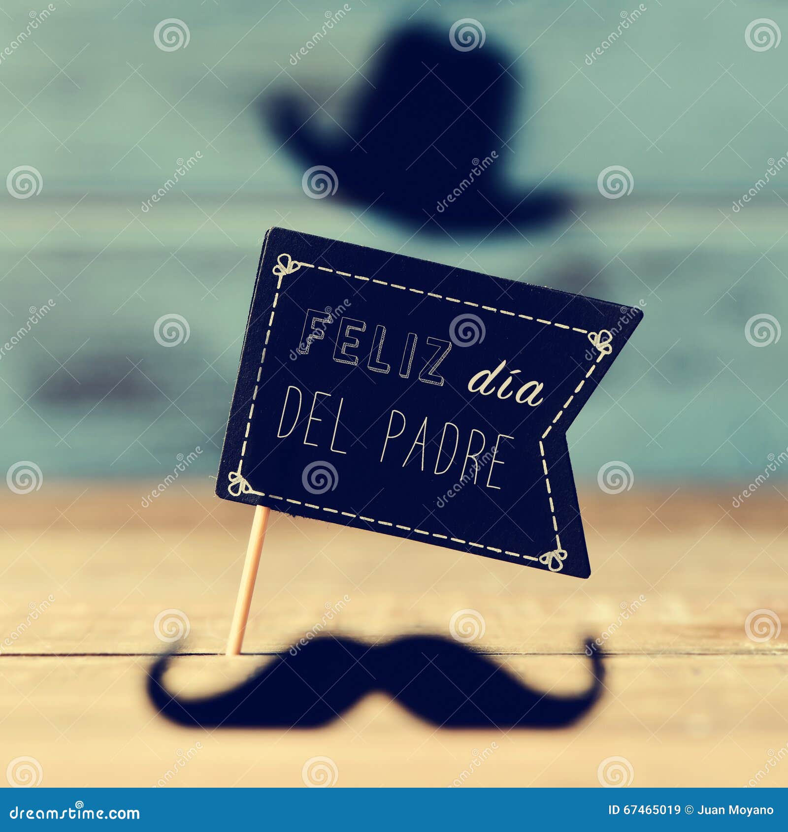 Mande Un SMS a Feliz Dia Del Padre, Día De Padres Feliz En Español Imagen  de archivo - Imagen de felicitaciones, feliz: 67465019