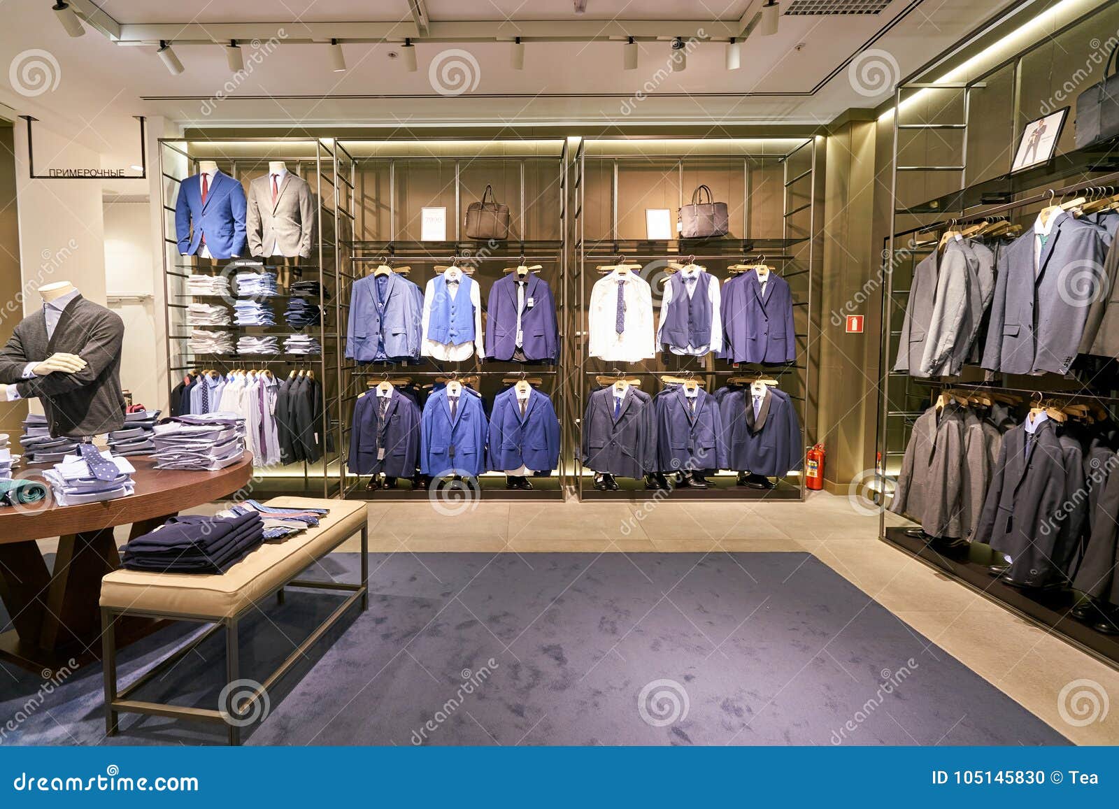 MANGO store editorial image. Image of commercial, mall - 105145830