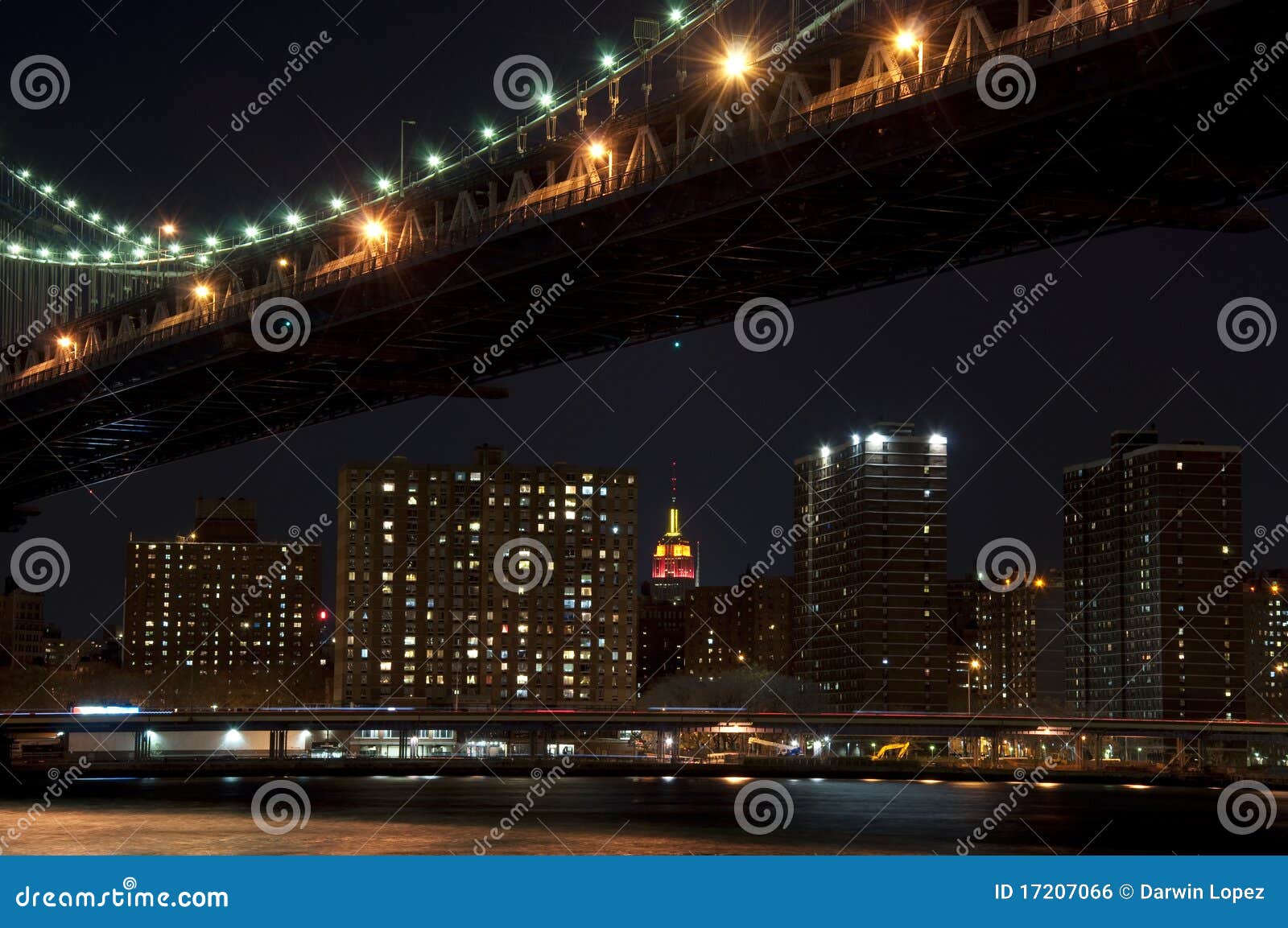 Manhattan bridge at night stock photo. Image of east - 17207066