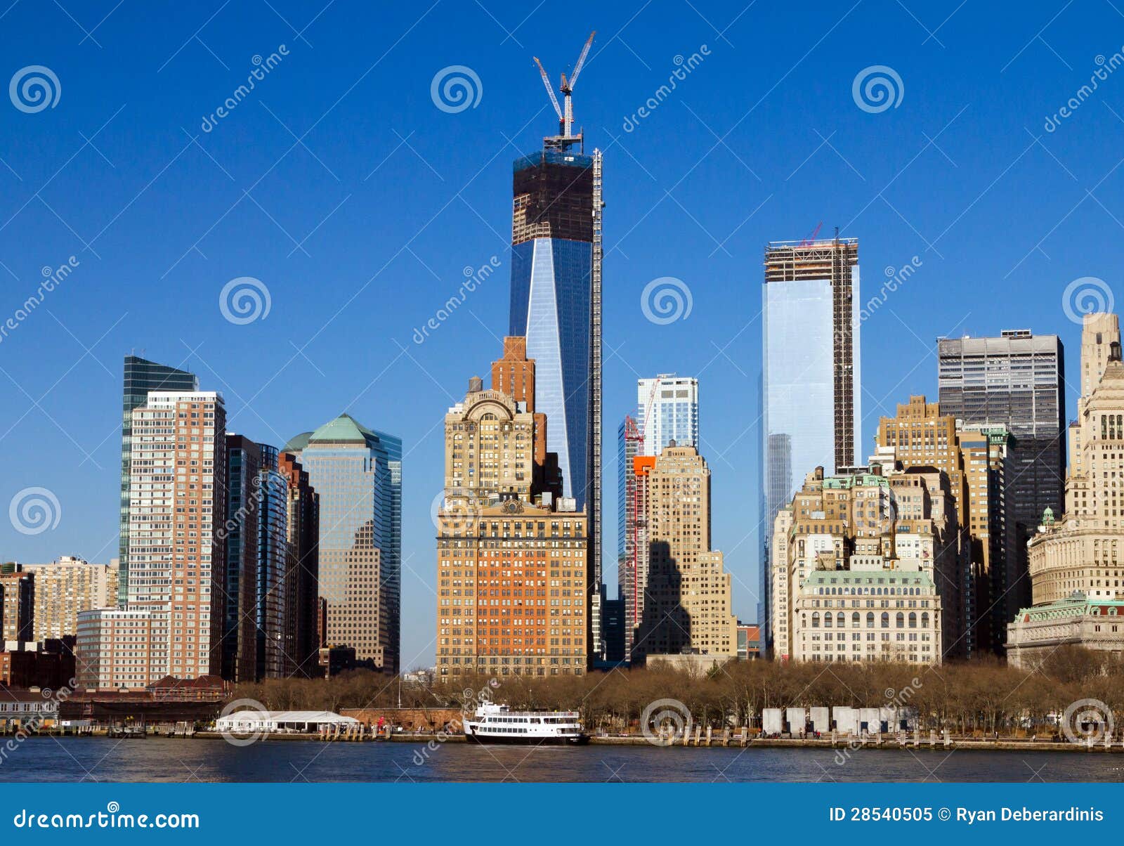 manhattan skyline in new york city