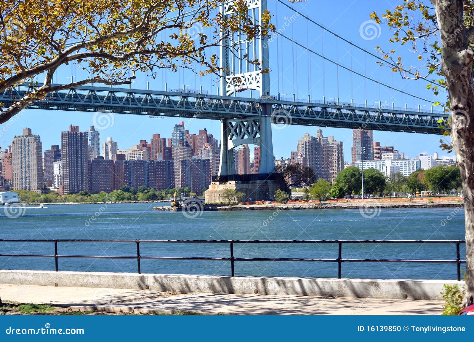 Manhattan View From Astoria Park Stock Photo - Image: 16139850