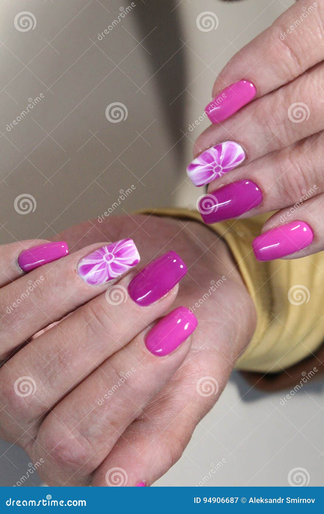 manicure nail design flower 94906687
