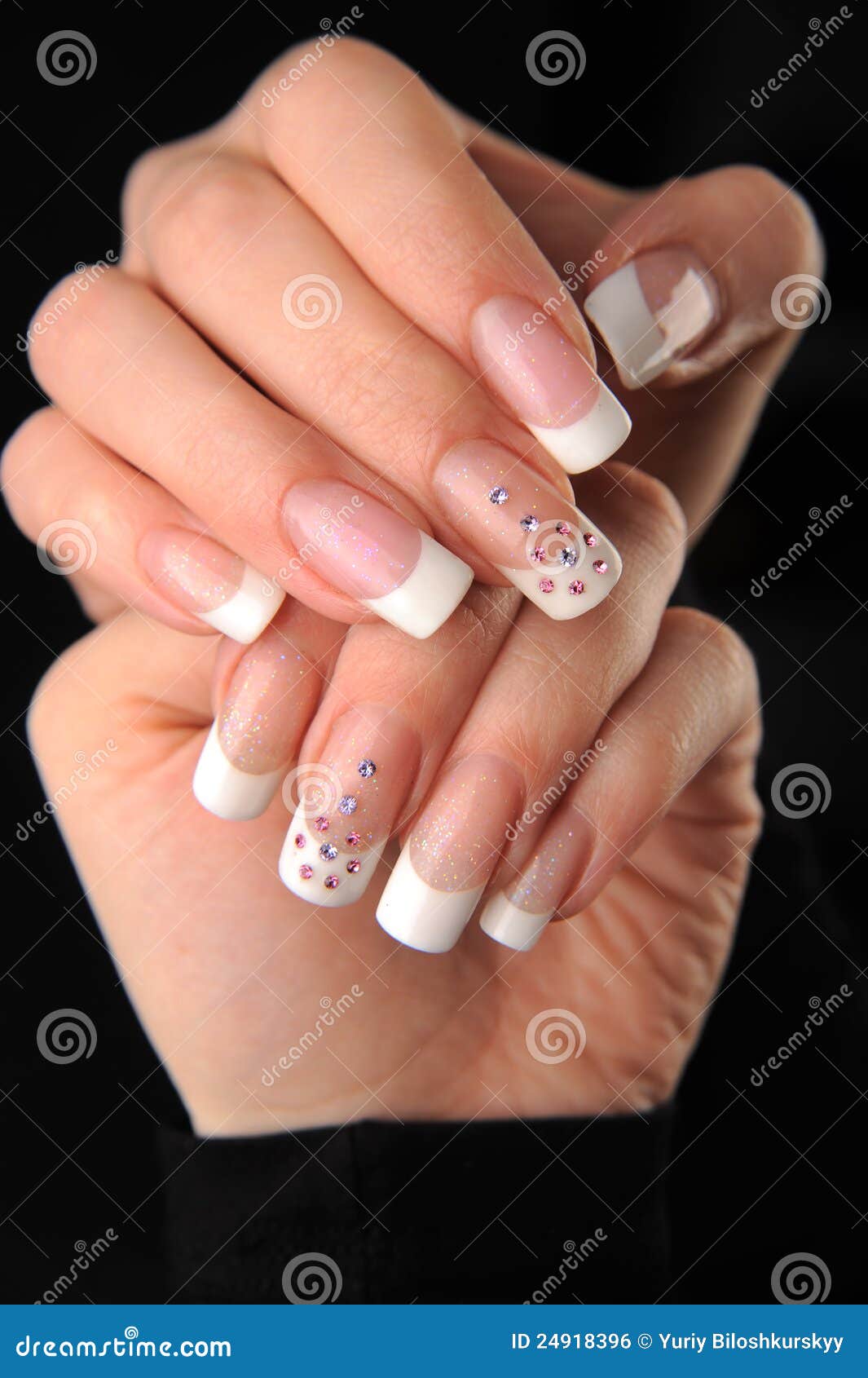 Manicures beautiful pattern on nails