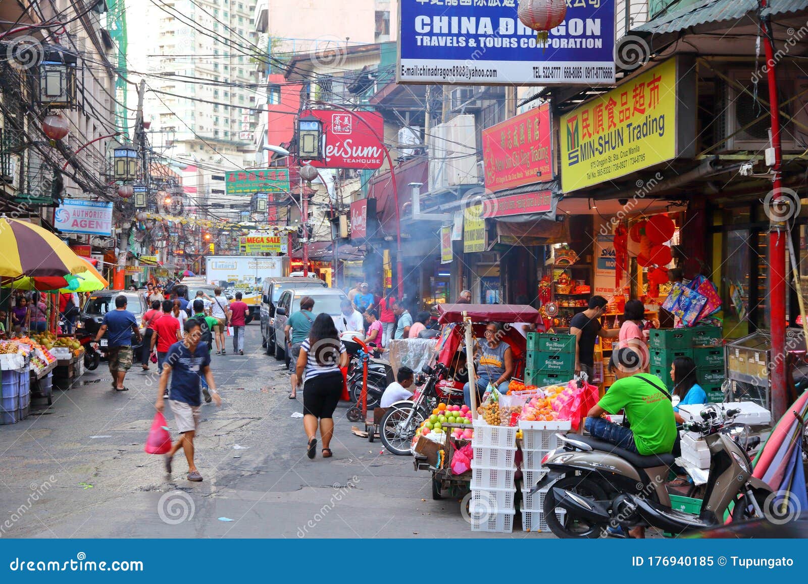 Manila City - Binondo District Editorial Image - Image of people