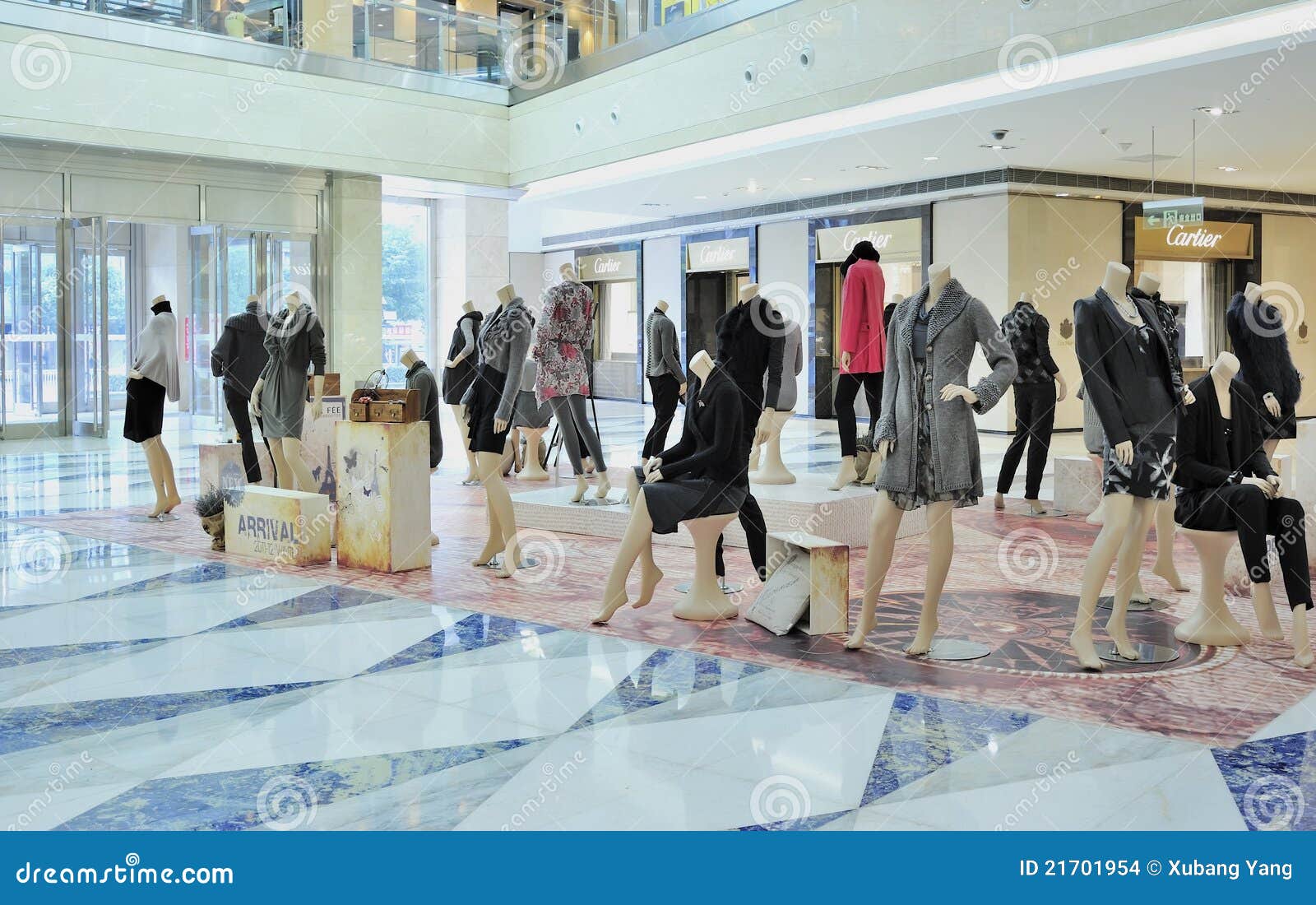 Mannequin fashion Show editorial stock image. Image of industry 21701954