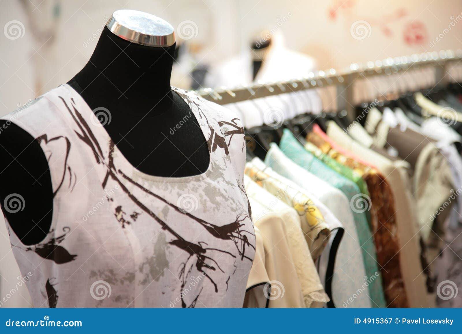 Mannequin in shop stock image. Image of retail, commerce 4915367