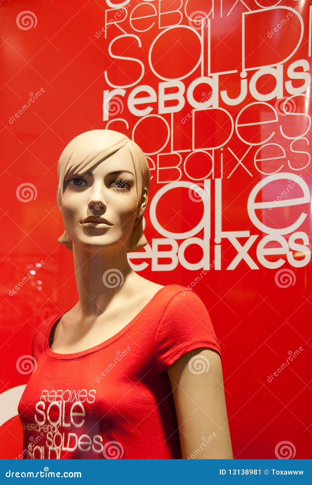 Mannequins in the mall stock image. Image of glamour 13138981