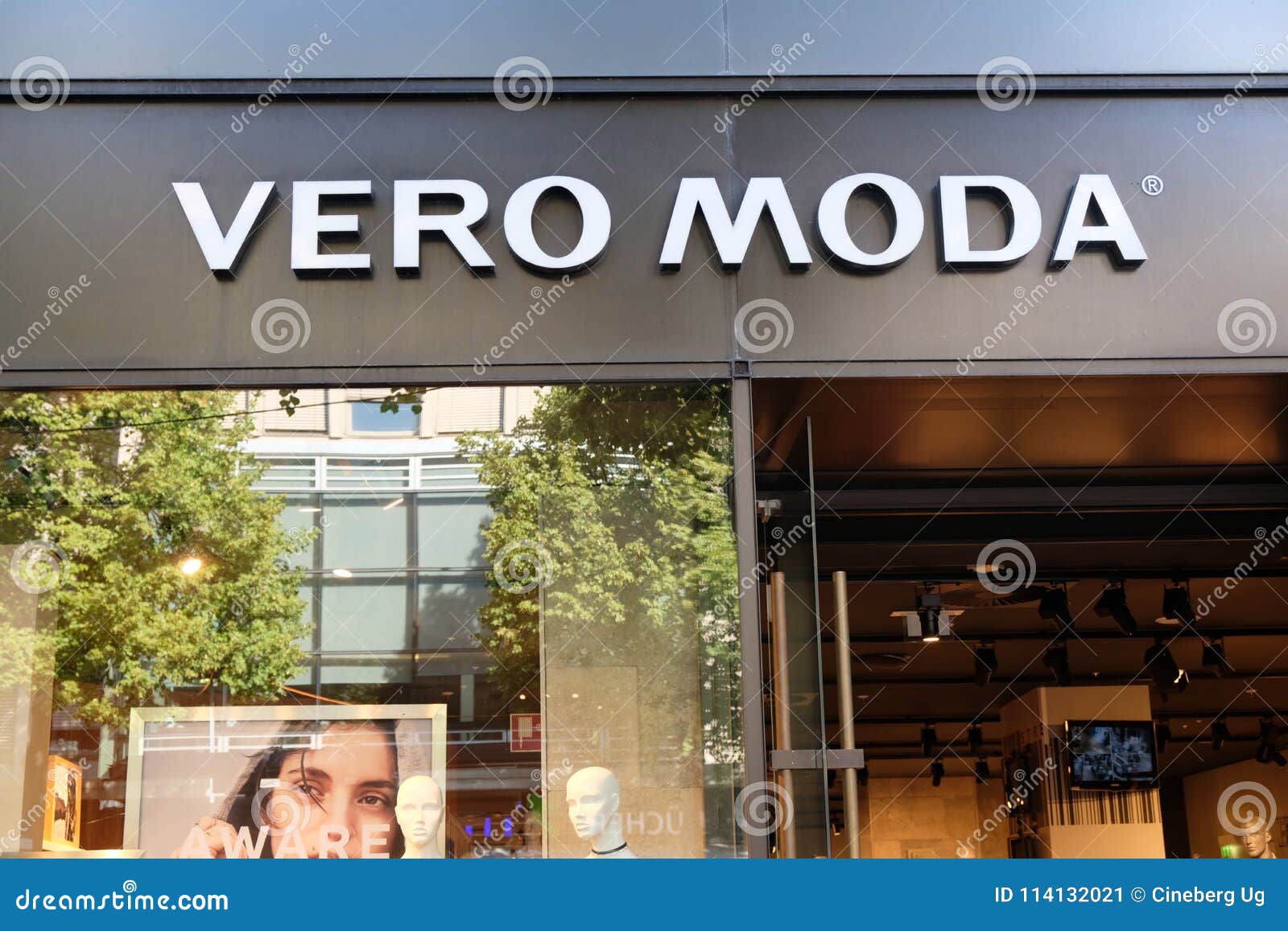 Vero Moda store photo. Image of fashionable 114132021