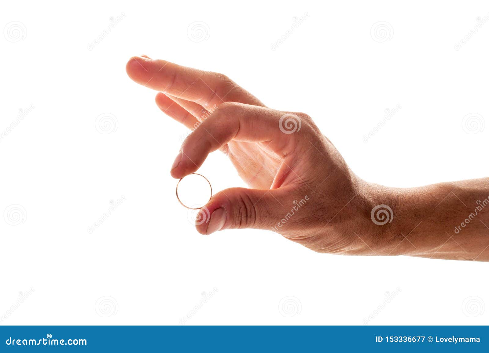 Su Quale Mano Si Mette La Fede Mano Maschio Che Decolla O Che Mette Su Una Fede Nuziale Concetto Di