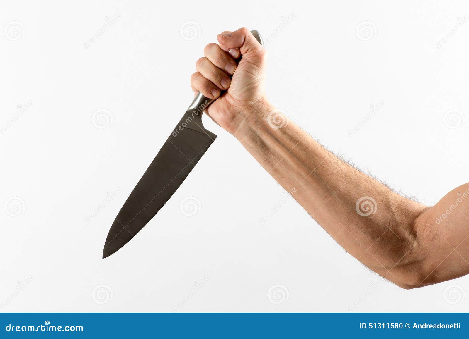A pesar de la pandemia Don Delfino no deja de afilar cuchillos