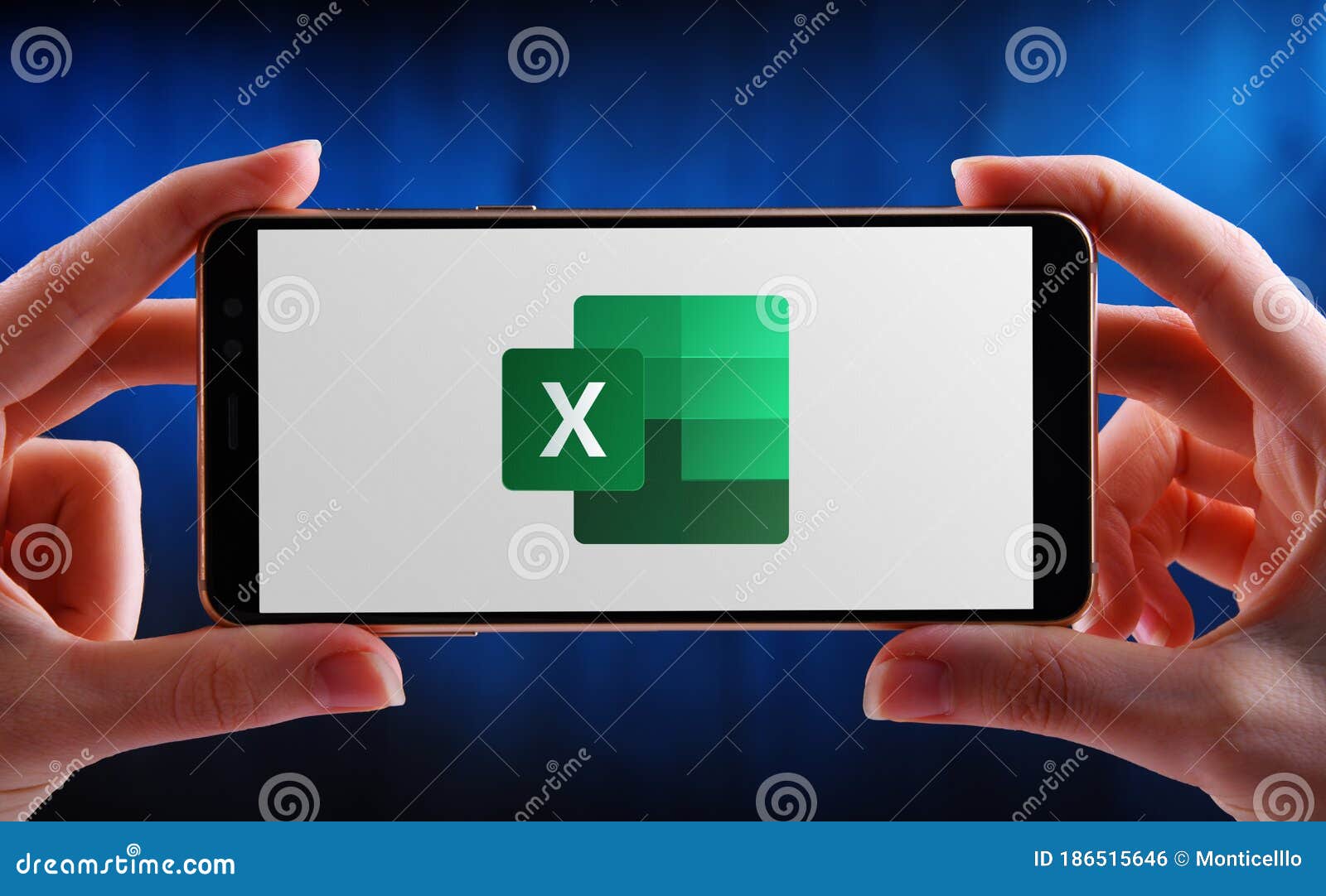 Manos Con Smartphone Mostrar Logotipo Microsoft Excel Foto Editorial Imagen De Software Editorial Manos Con Smartphone Mostrar Logotipo Microsoft Excel Foto Editorial Imagen De Software Editorial