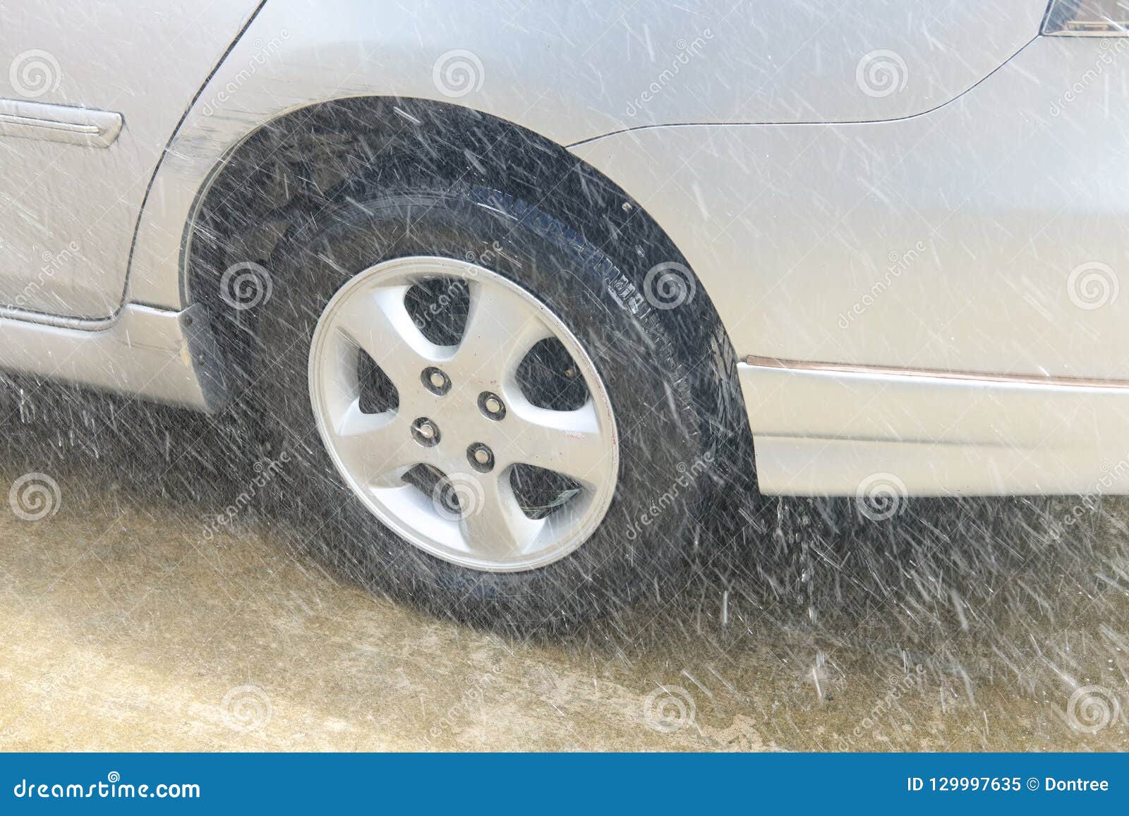 Manual auto wash stock image. Image of hose, shiny, cleaning 129997635