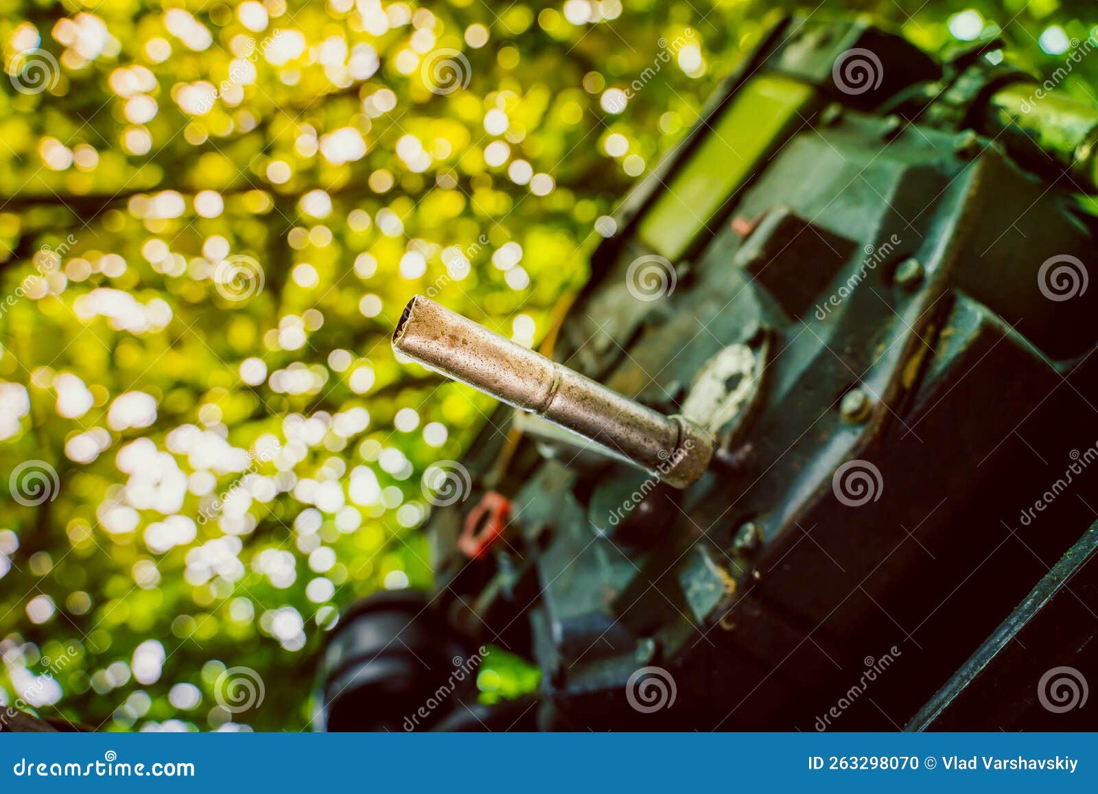 A Manual Starter in a Walkbehind Tractor Engine for Manually Starting