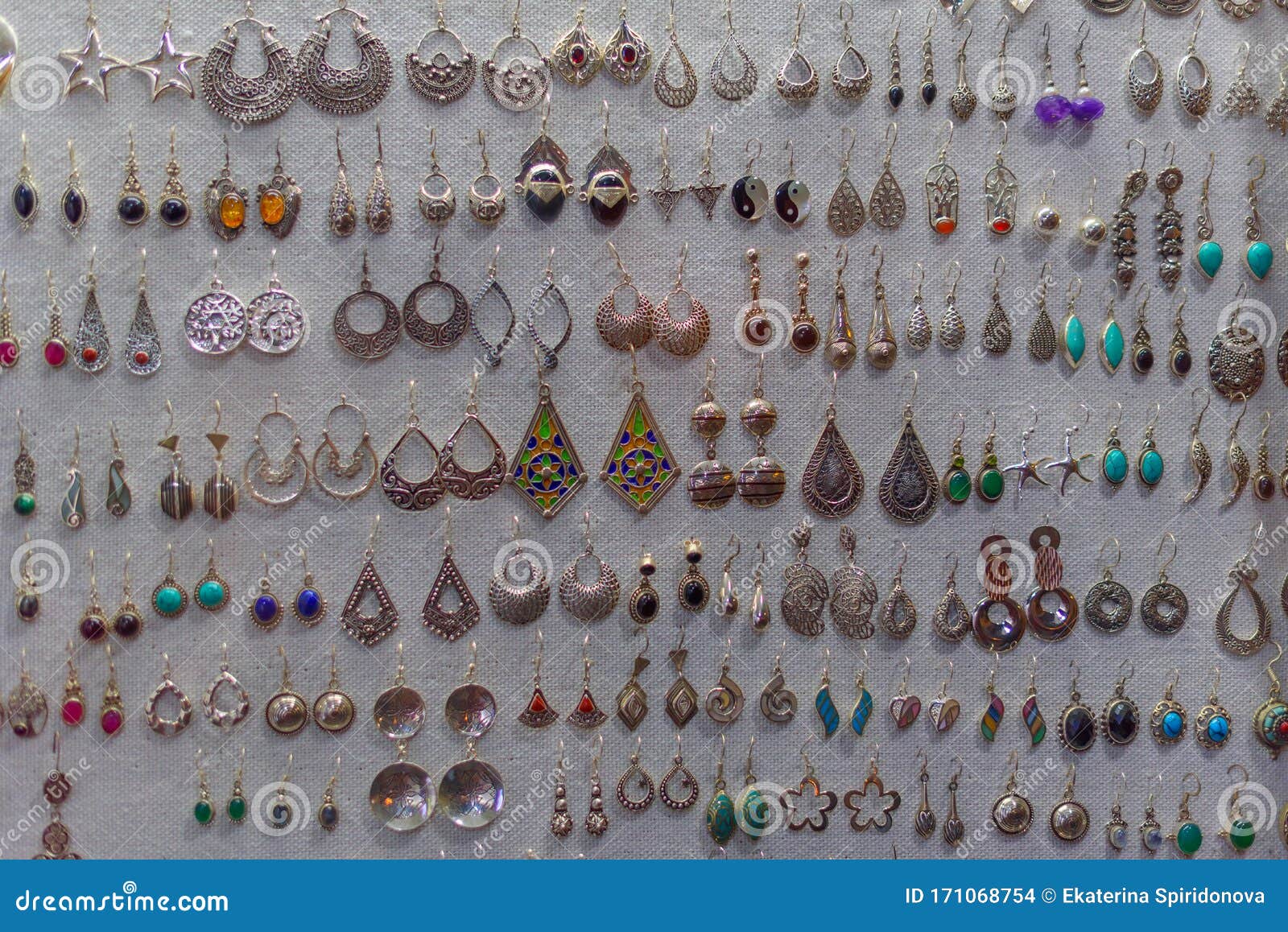 1940s Handmade Platinum Diamond Earrings 2.60 Carat For Sale at 1stDibs |  1940s earrings, 1940's earrings, 1940s earings