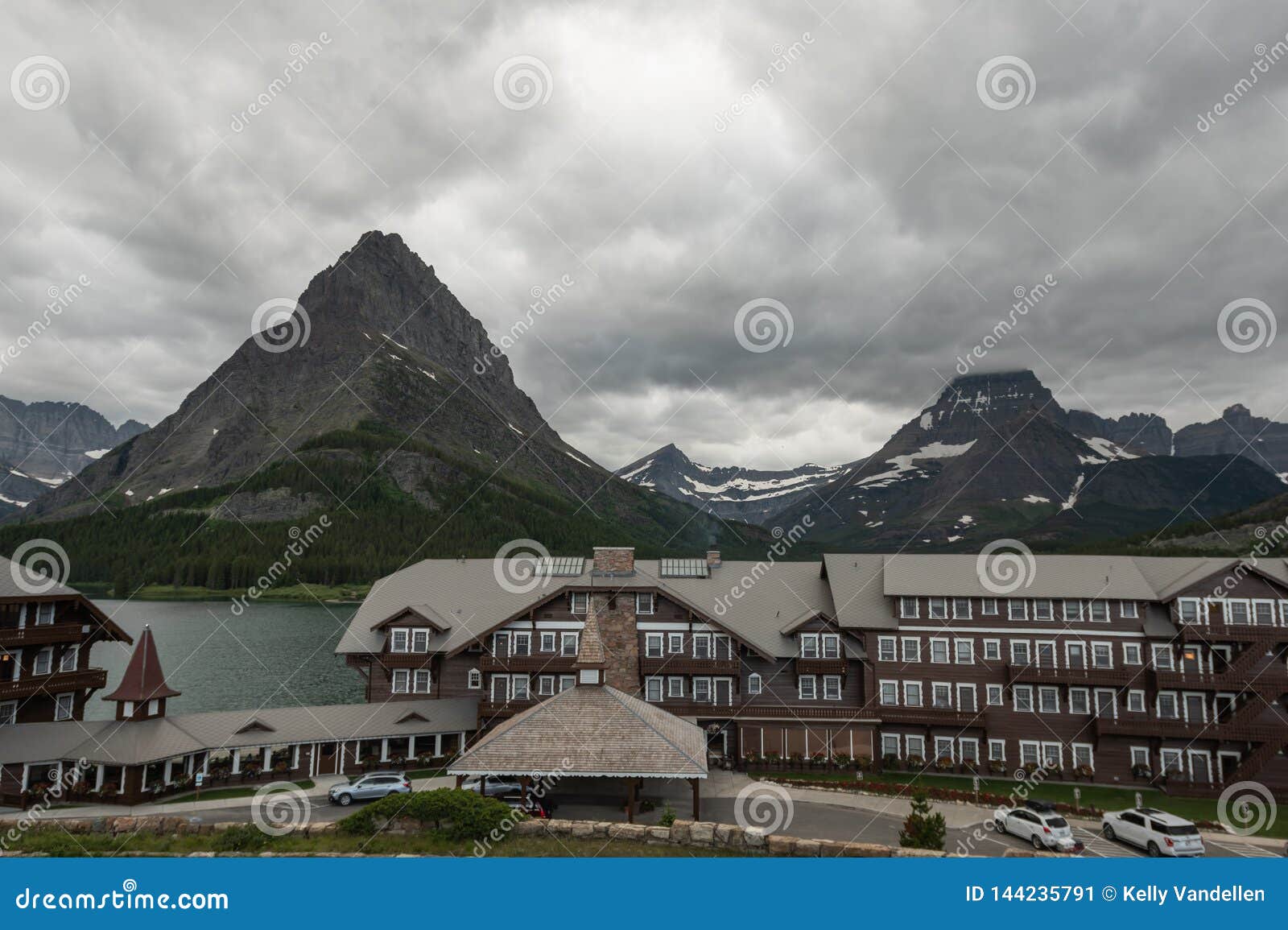 many glacier hotel and grinnell point