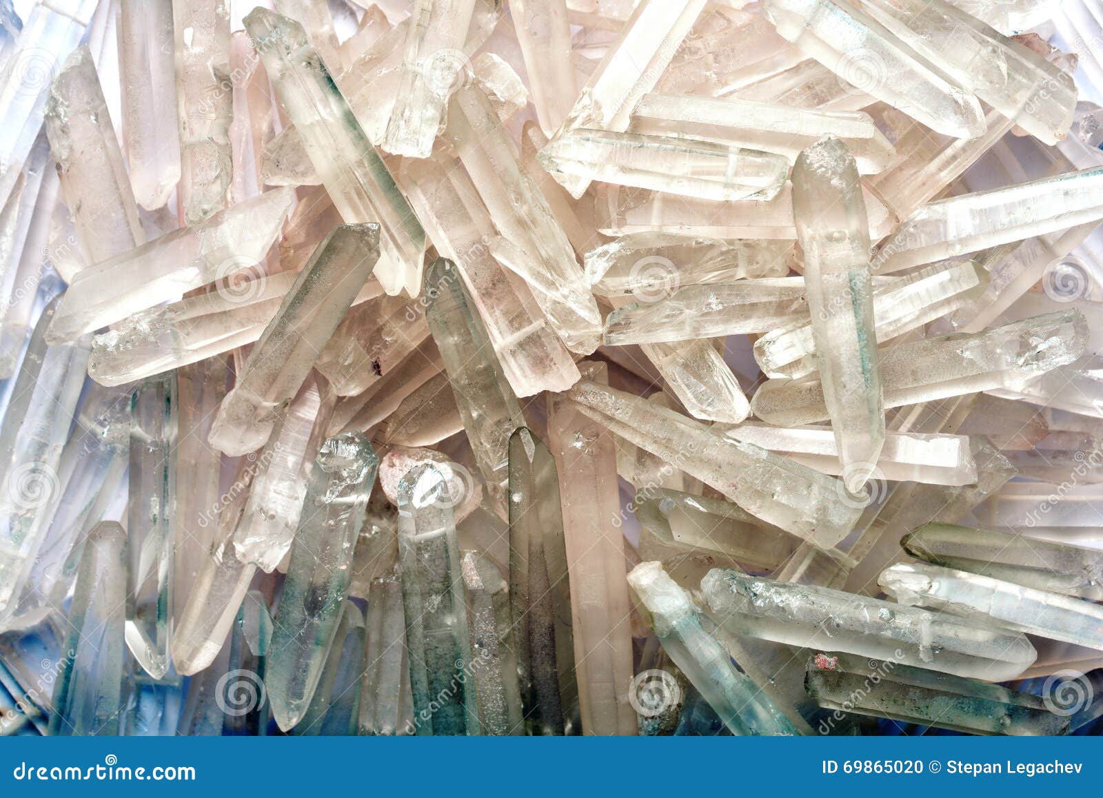 Natural Quartz Sandstone Pillar Hallelujah Mountain, 1,080 M Is Located