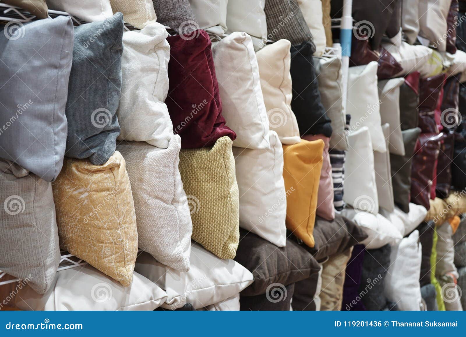 Many Pillows Are In The Warehouse 