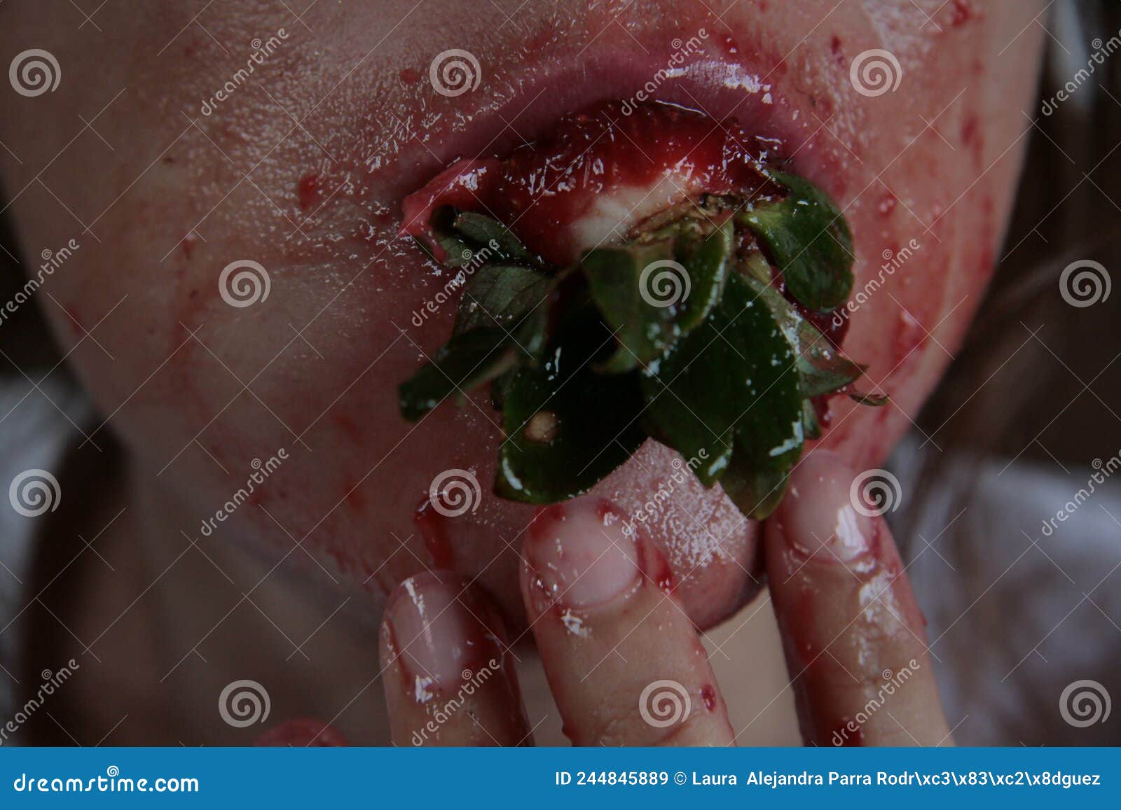 mashed strawberries on the mouth fresas machacadas en la boca