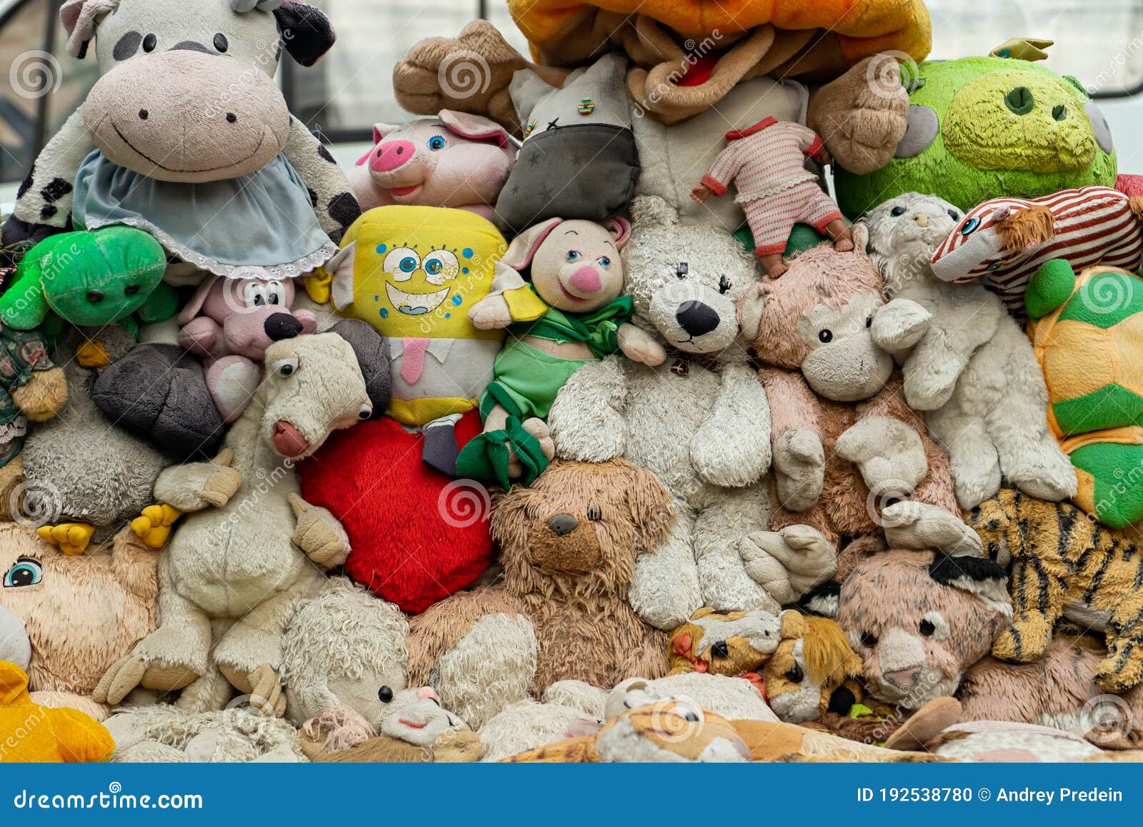 Many Stuffed Animal Toys Background Editorial Image - Image of pile, flea: 192538780 Many Stuffed Animal Toys Background Editorial Image - Image of pile, flea: 192538780