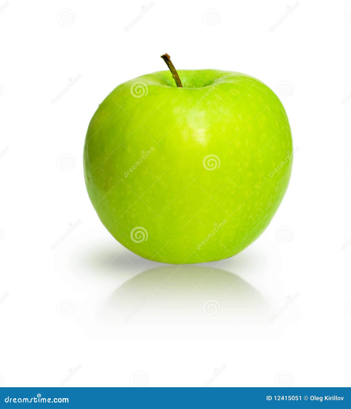Manzana verde aislada en el blanco. Manzana verde madura aislada en el blanco