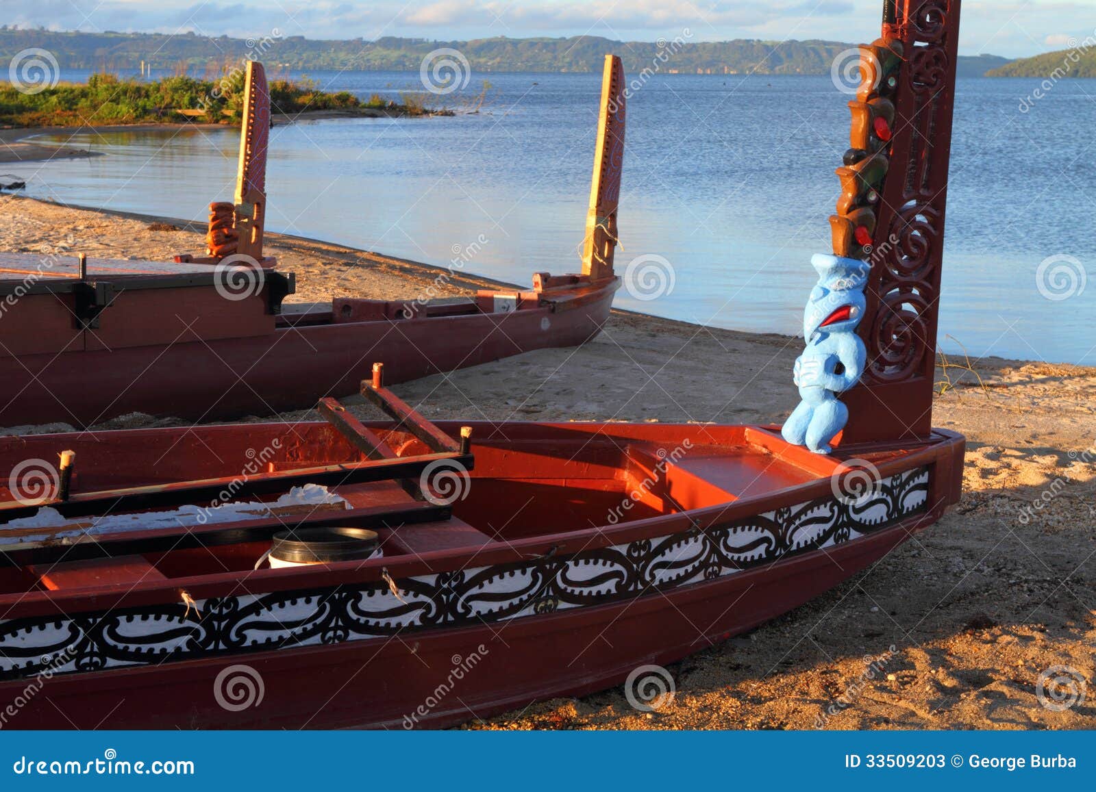 Maori Boats Stock Photos - Image: 33509203