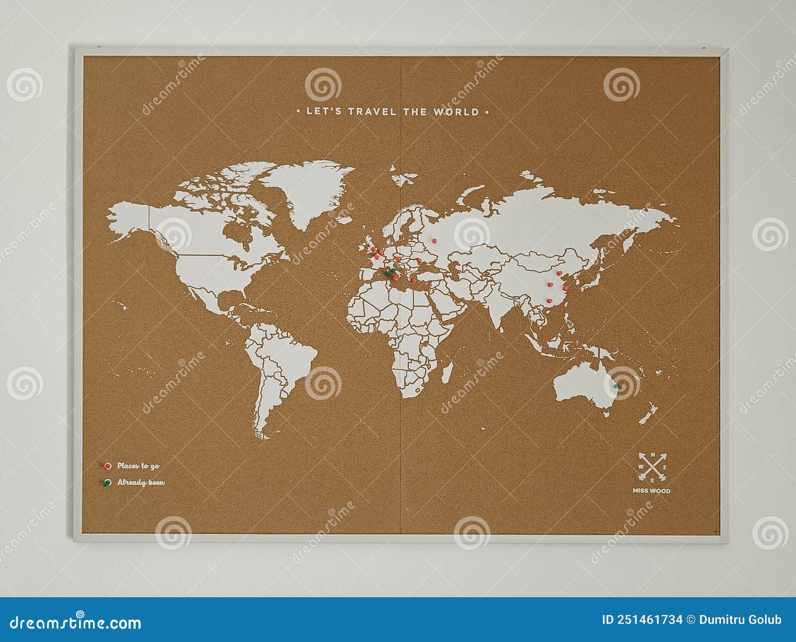 Mapa Del Mundo Del Corcho En El Que Se Pueden Marcar Los Lugares Visitados  ? Foto de archivo - Imagen de globo, lugares: 251461734