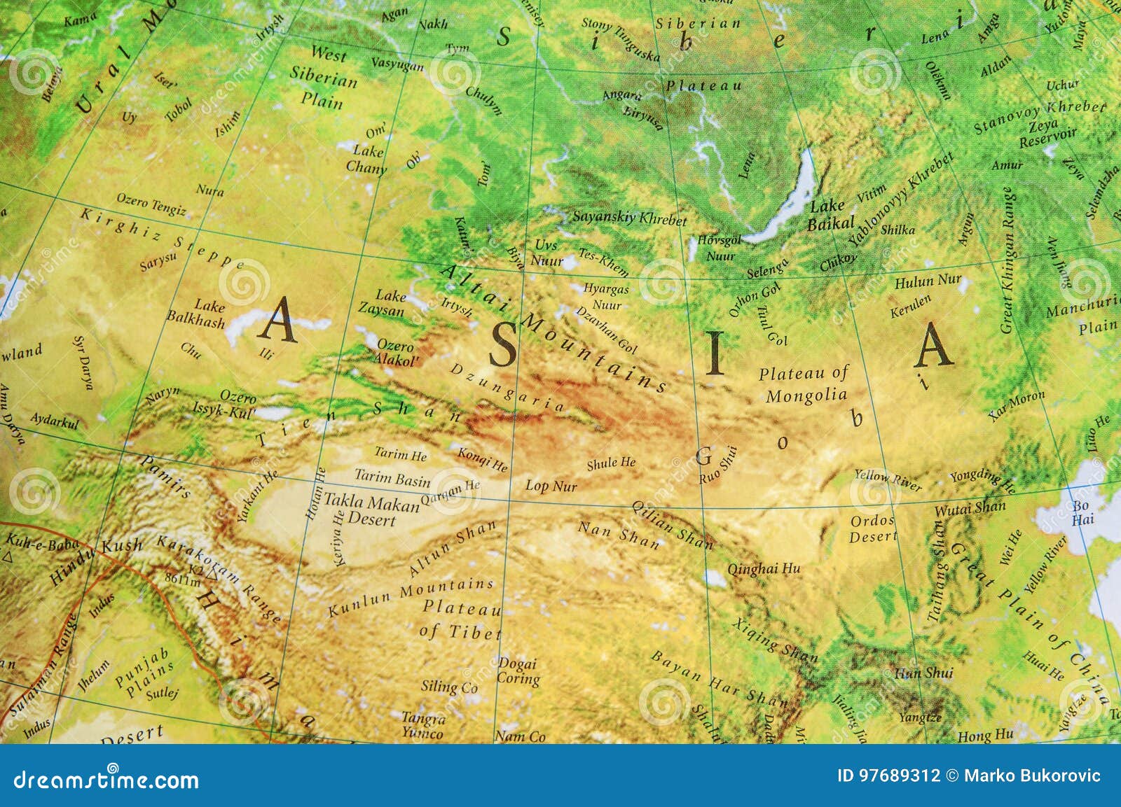 Такла макан в какой части света находится. Пустыни Такла-Макан на карте. Пустыня Такла Макан на карте Евразии. Пустыня Такла Макан на карте Евразии физическая. Пустыня Такла Макан на карте.