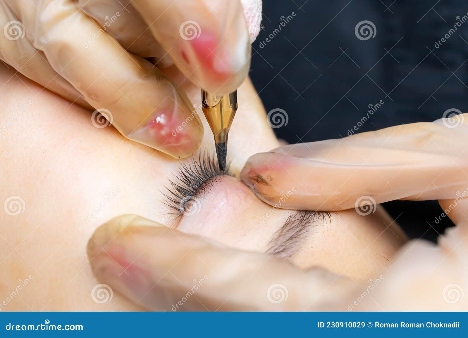 Maquillaje Del Siglo Del Modelo De Tecnología De Máquina El Maestro Realiza Un Tatuaje Imagen de archivo - Imagen de aguja, modelo: 230910029 Maquillaje Del Siglo Del Modelo De Tecnología De Máquina El Maestro Realiza Un Tatuaje Imagen de archivo - Imagen de aguja, modelo: 230910029