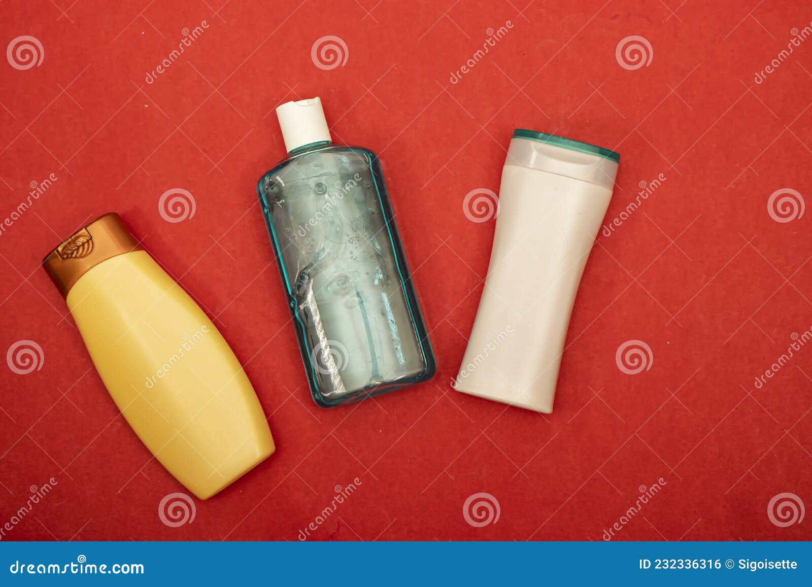 Maquillaje Eliminar El Cuidado De La Piel. Tónico Para La Piel De La Cara O Para El Removedor De Maquillaje En Una Botella De Plás Foto de archivo - Imagen de belleza, Maquillaje Eliminar El Cuidado De La Piel. Tónico Para La Piel De La Cara O Para El Removedor De Maquillaje En Una Botella De Plás Foto de archivo - Imagen de belleza,
