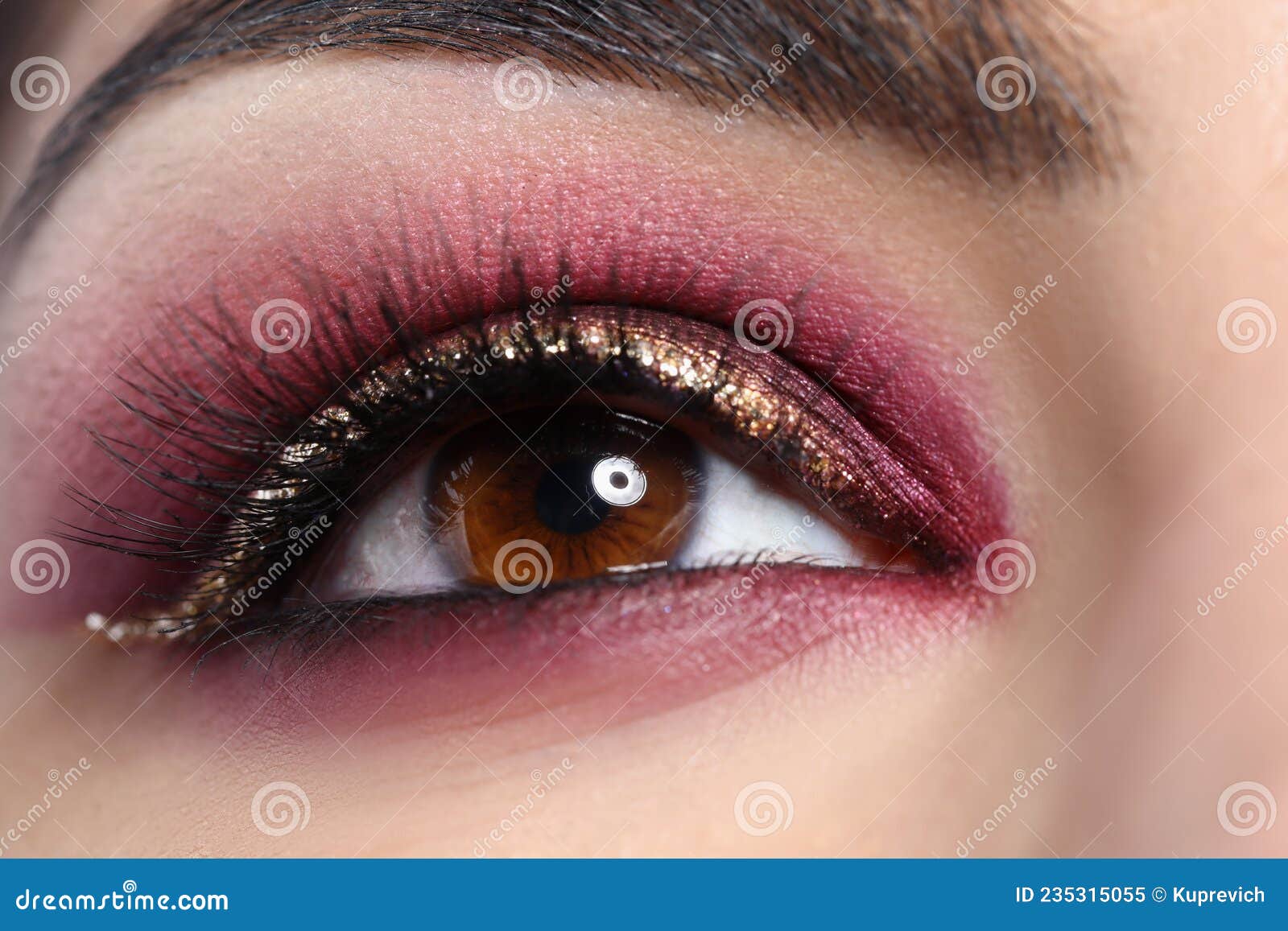 Listo desarrollo de Cartero Maquillaje Hermoso En Joven Mujer Modelo De Ojos Marrones Para El Tutorial De Maquillaje Imagen de archivo - Imagen de acontecimiento, muchacha: 235315055 Listo desarrollo de Cartero Maquillaje Hermoso En Joven Mujer Modelo De Ojos Marrones Para El Tutorial De Maquillaje Imagen de archivo - Imagen de acontecimiento, muchacha: 235315055
