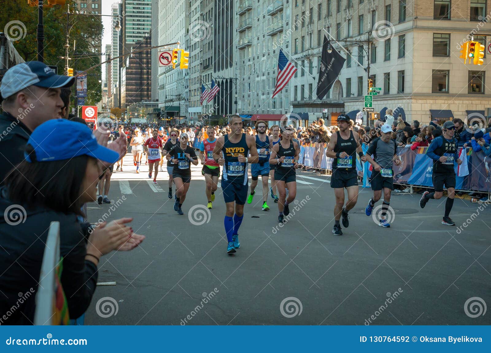 marathon-annuel-de-new-york-city-photographie-ditorial-image-du-aptitude-actif-130764592