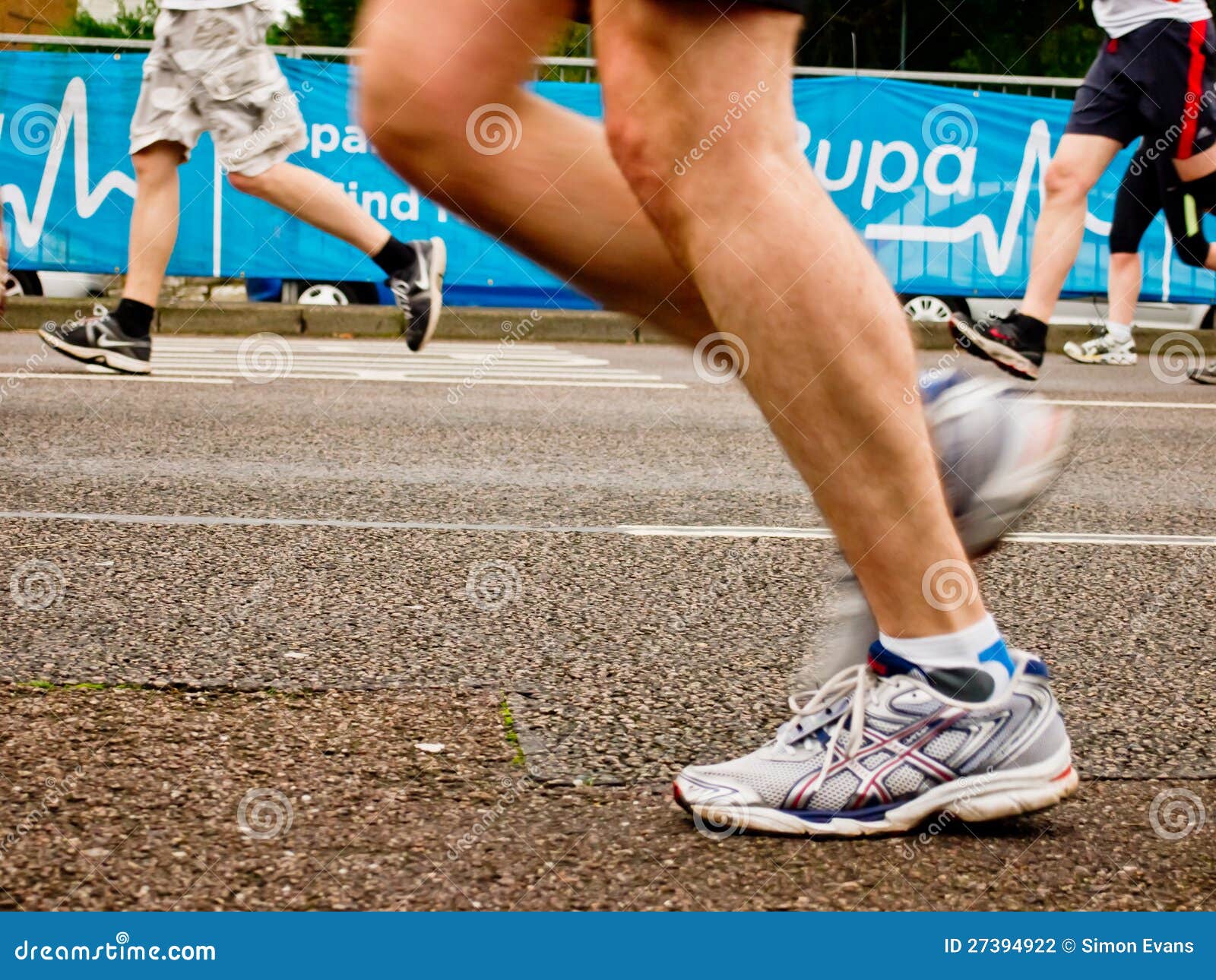 Marathon runner legs editorial photography. Image of marathon 27394922