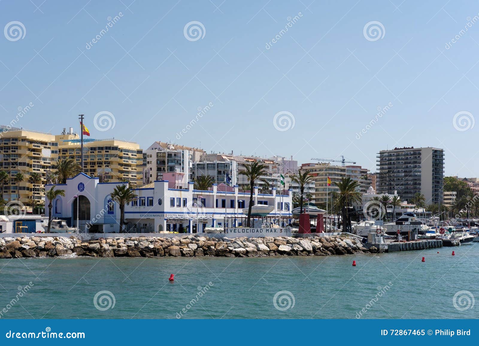 MARBELLA, ANDALUCIA/SPAIN - 26 MAGGIO: Vista Della Linea Costiera Al MA ...